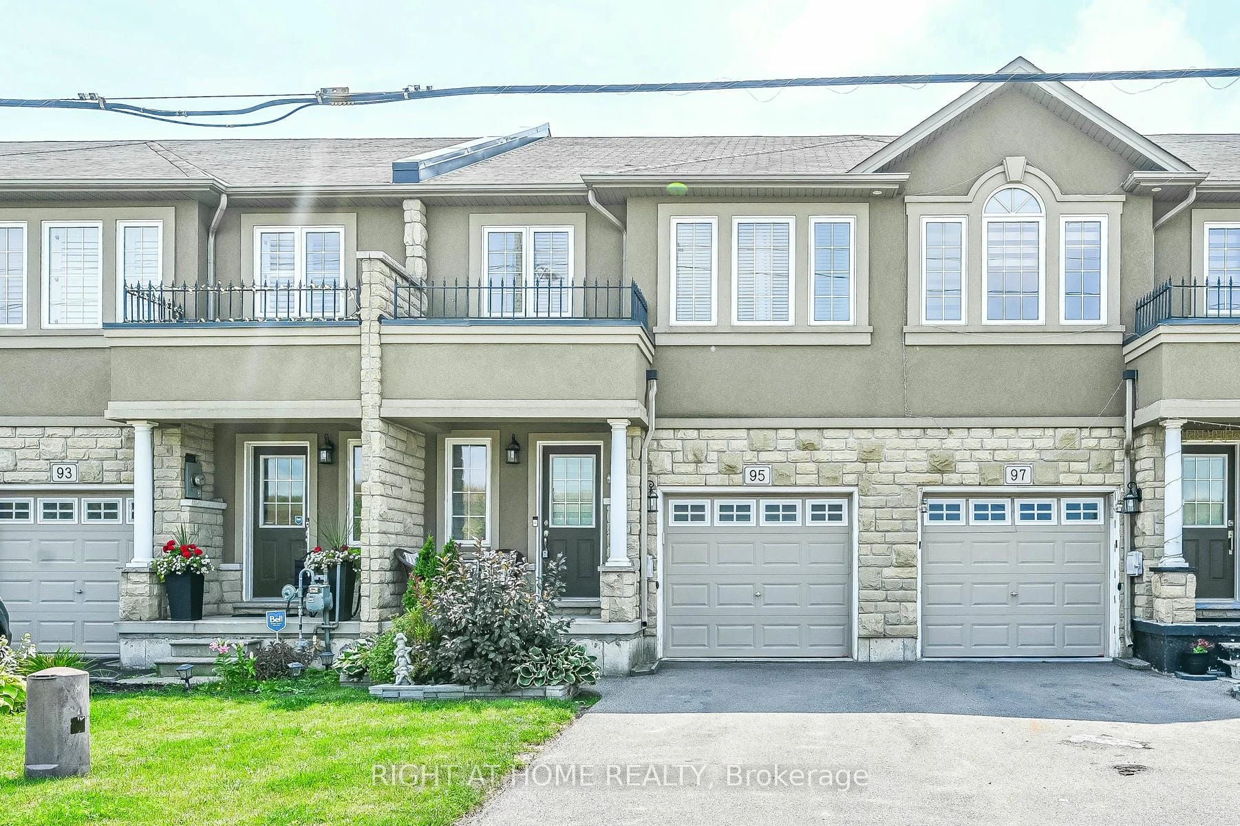 Att/Row/Townhouse in Hamilton