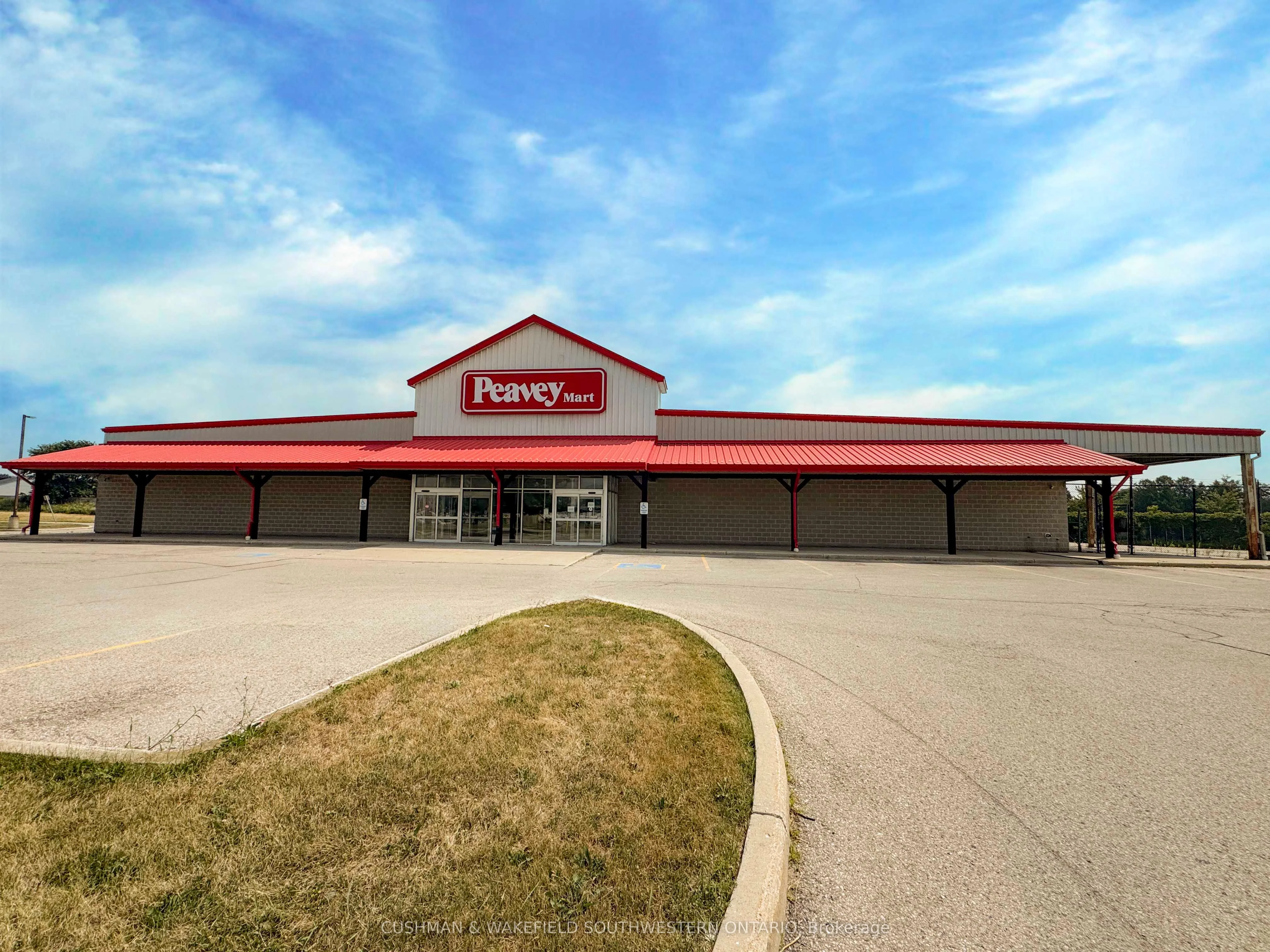2209 Dundas Street, London East, ON N5V 4A5