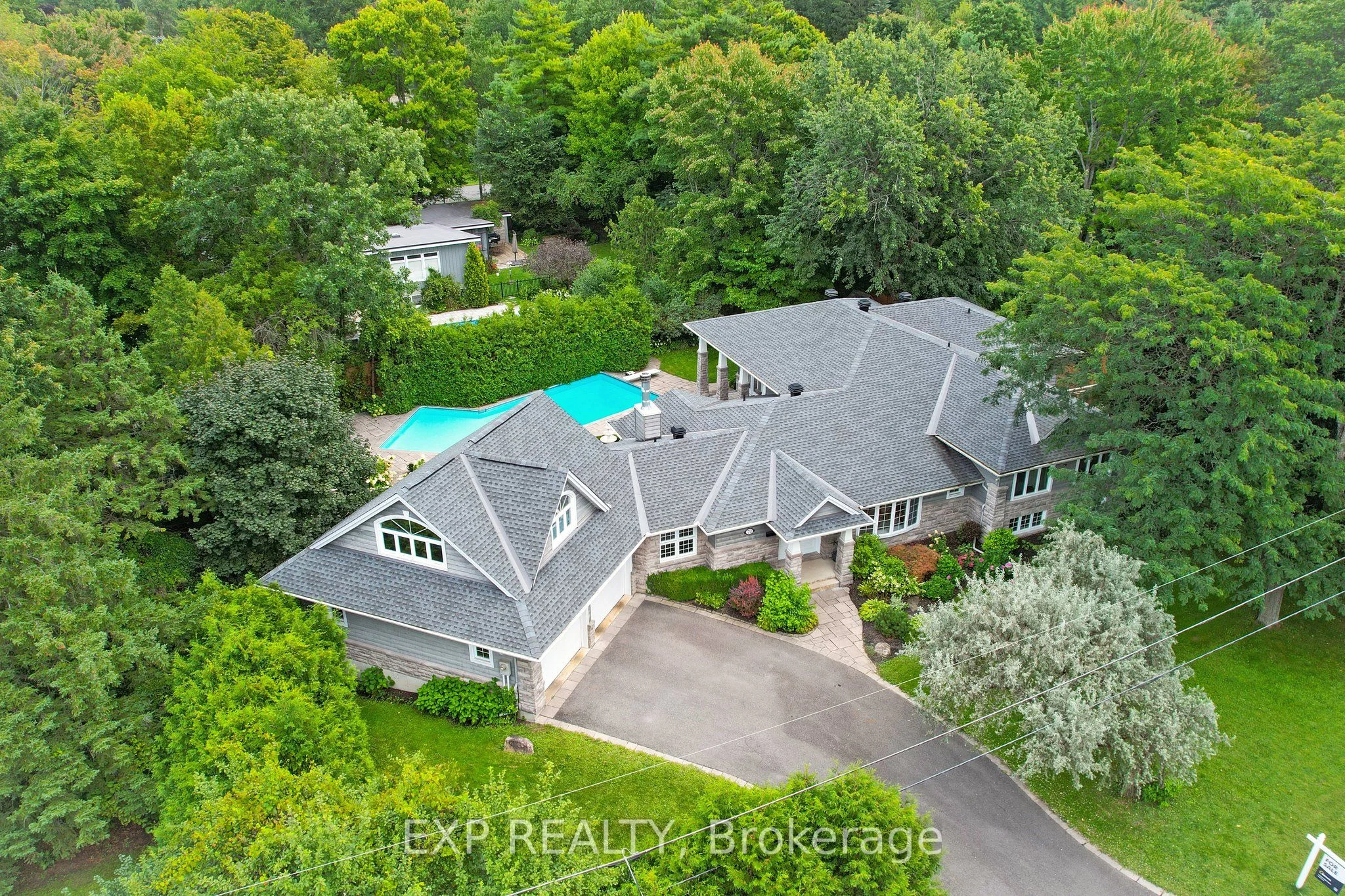 72 DELONG Drive, Beacon Hill North - South and Area, ON K1J 7E1