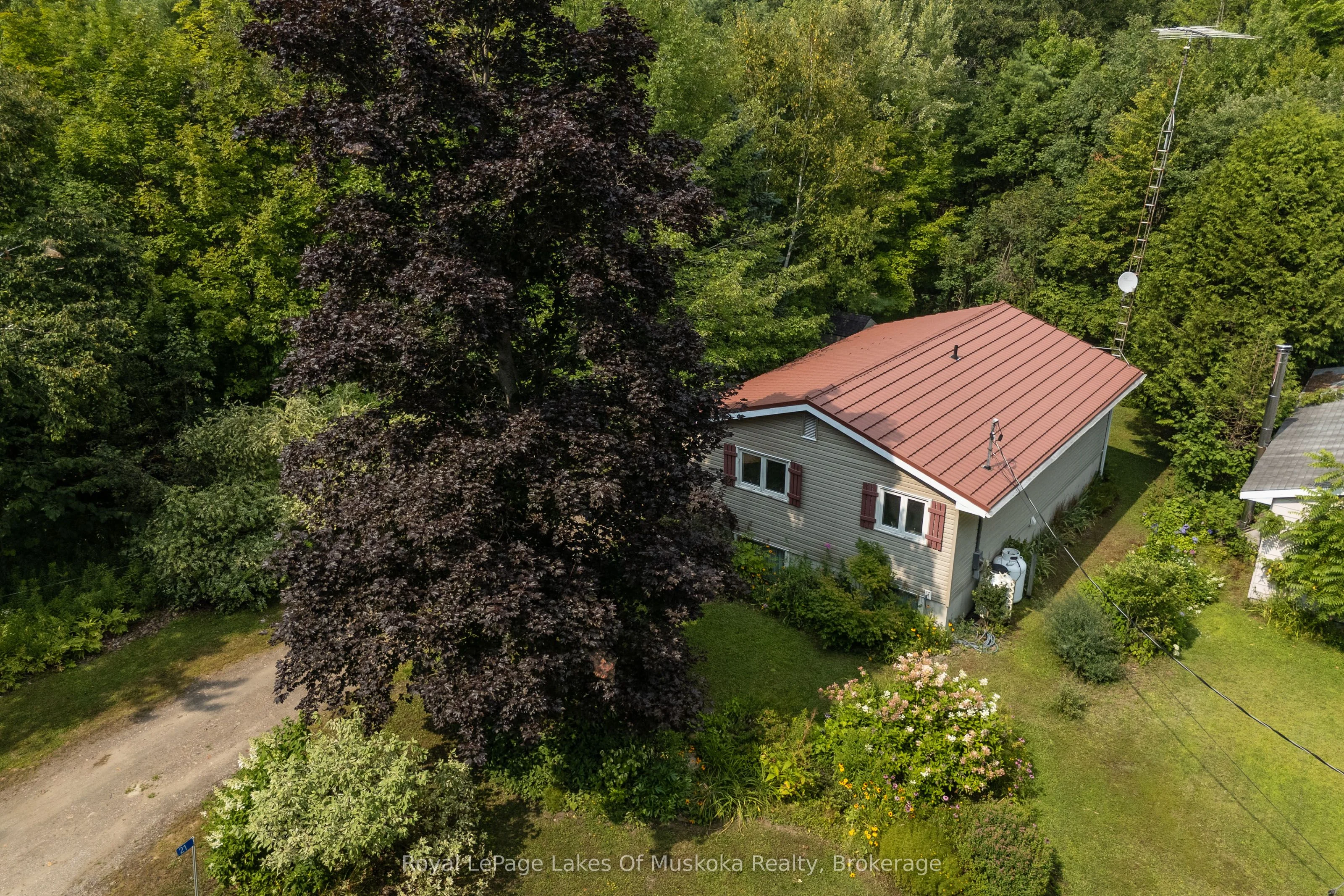 21 Harris Street, Muskoka Lakes, ON P0B 1J0