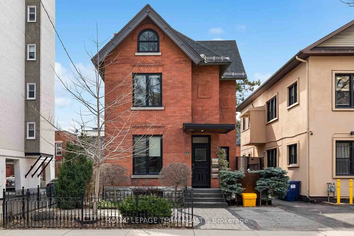 72 MACLAREN Street 2, Ottawa Centre, ON K2P 0K6