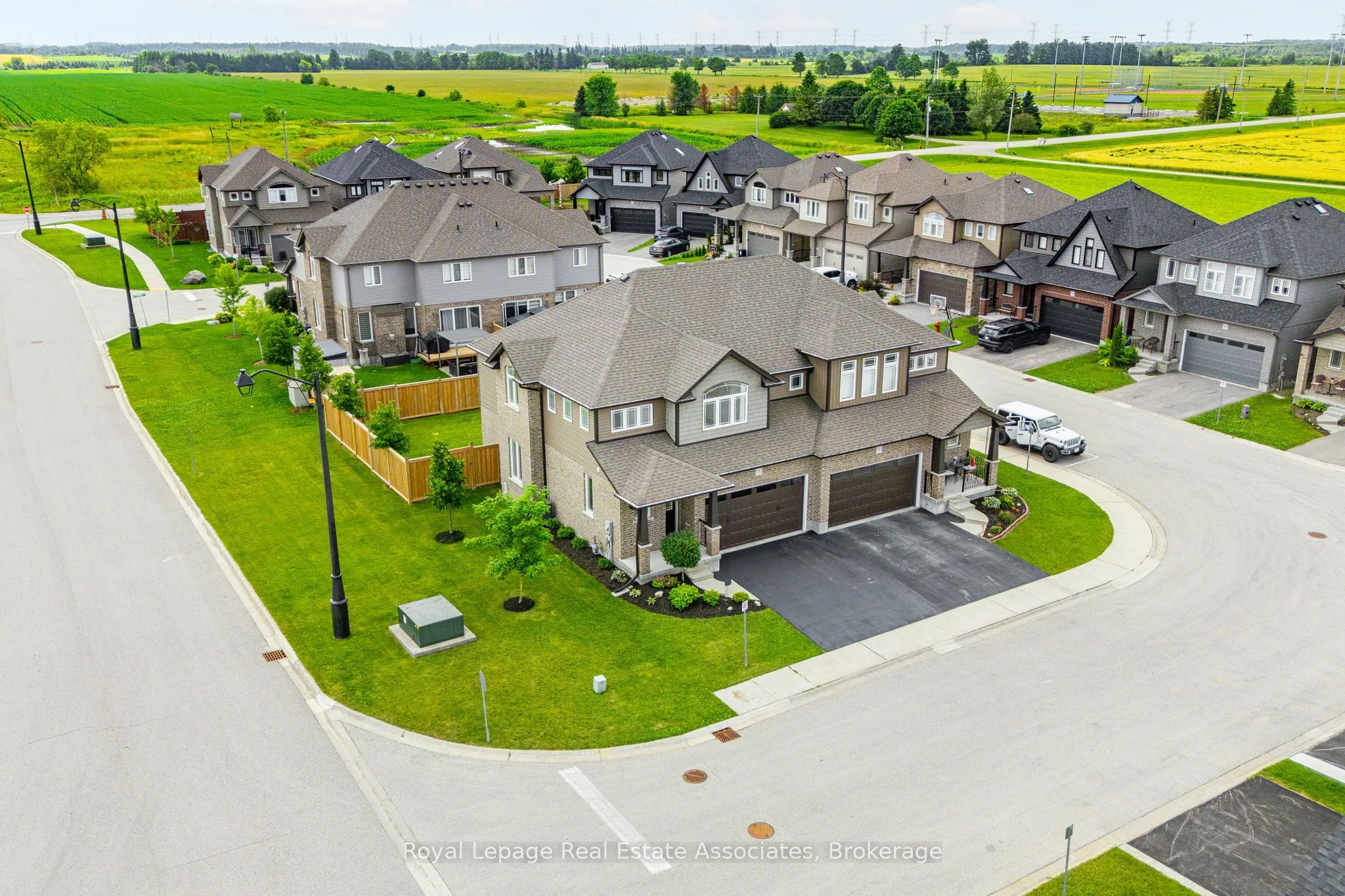 7 Sparrow Crescent, East Luther Grand Valley, ON L9W 0R7
