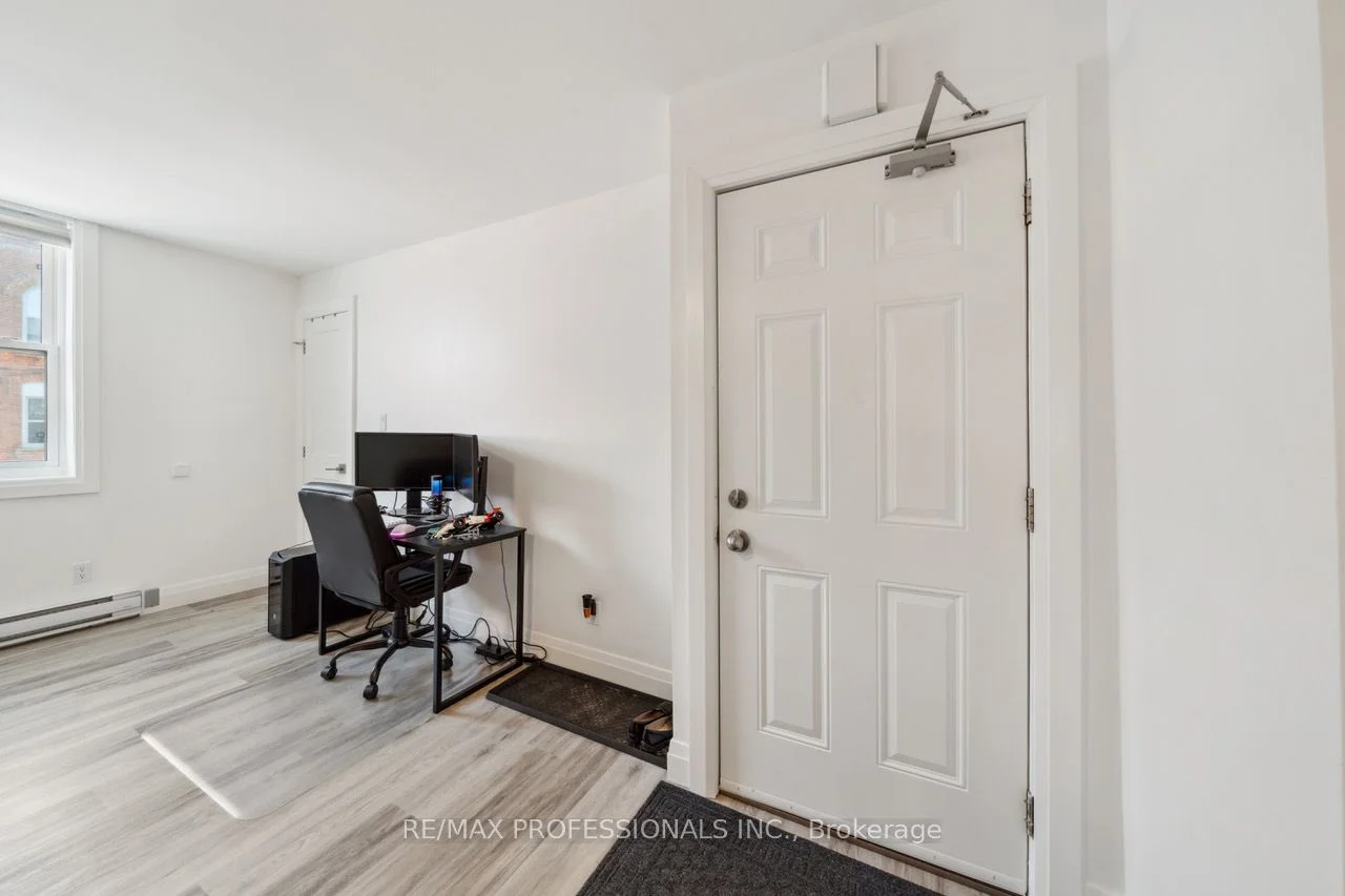 14 Manitoba Street 4, Bracebridge, ON P1L 1R9