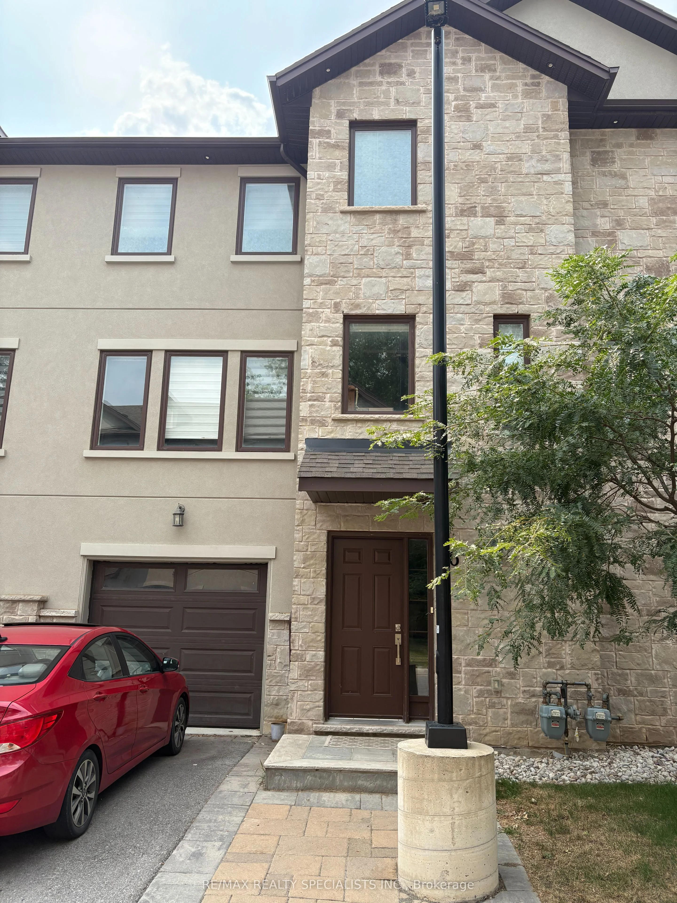 175-177 Russell Avenue 6, St. Catharines, ON L2R 1W7