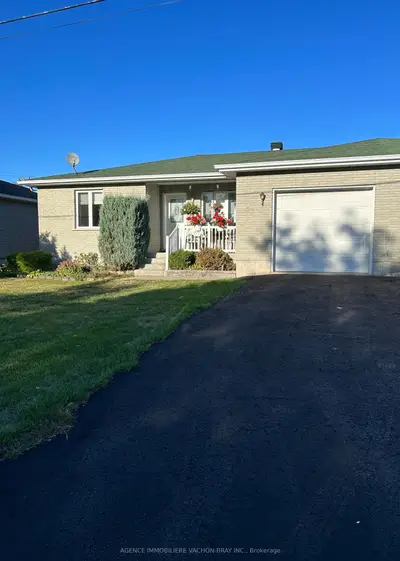 Semi-Detached in North Glengarry