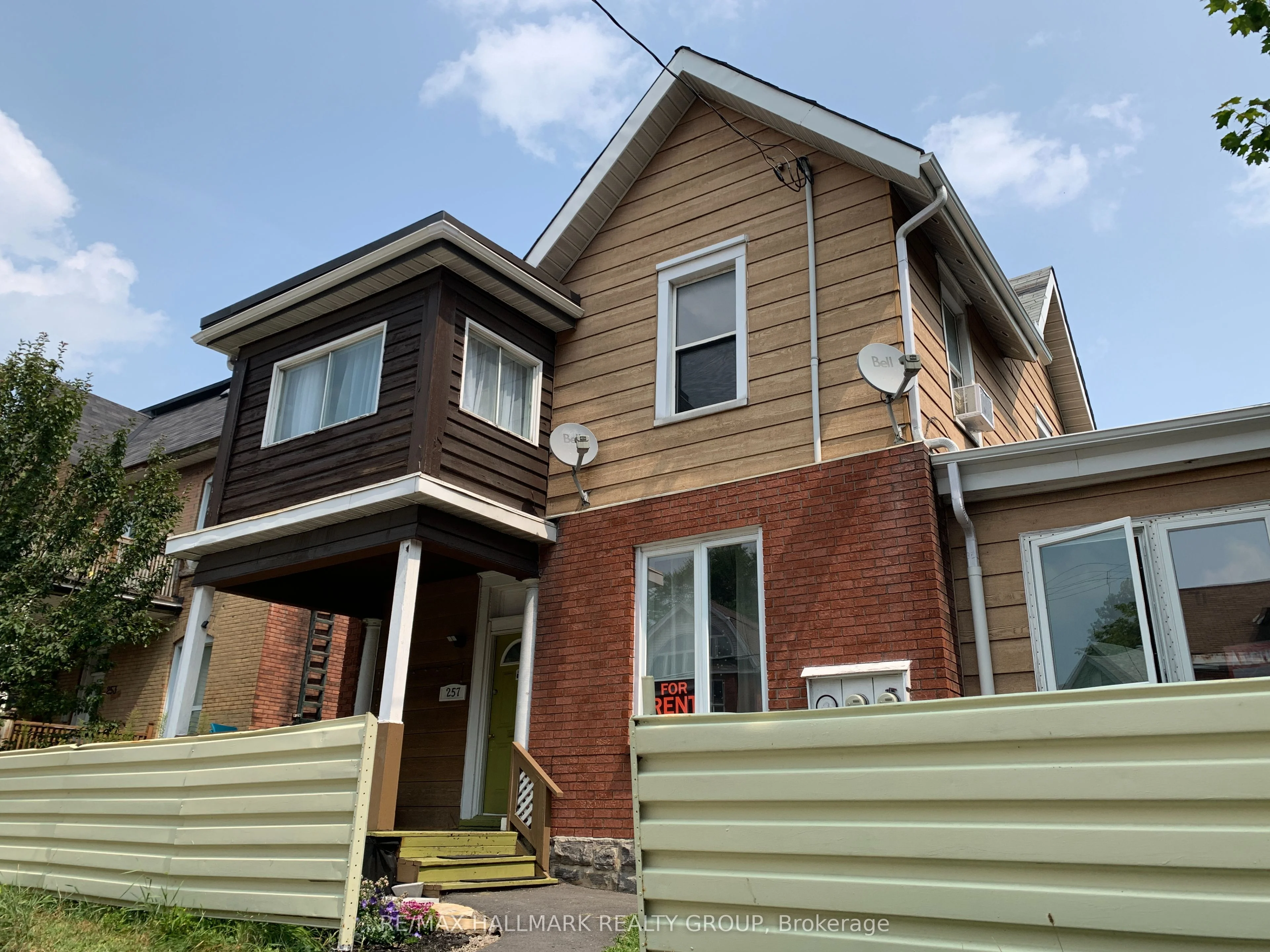 257 Bronson Avenue 1, Ottawa Centre, On K1s 4n8