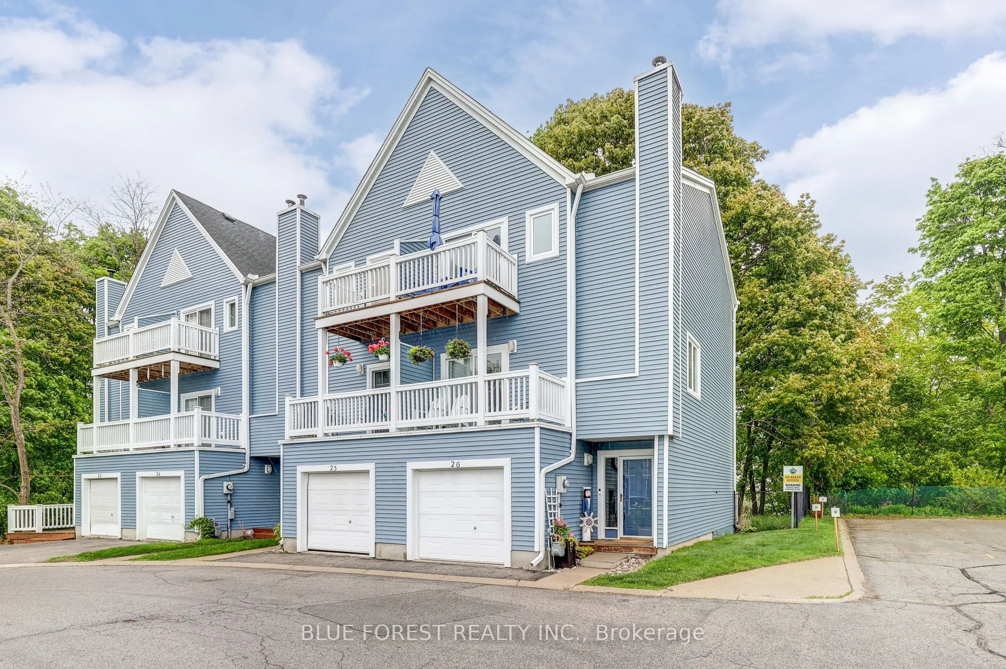 Condo Townhouse in Central Elgin