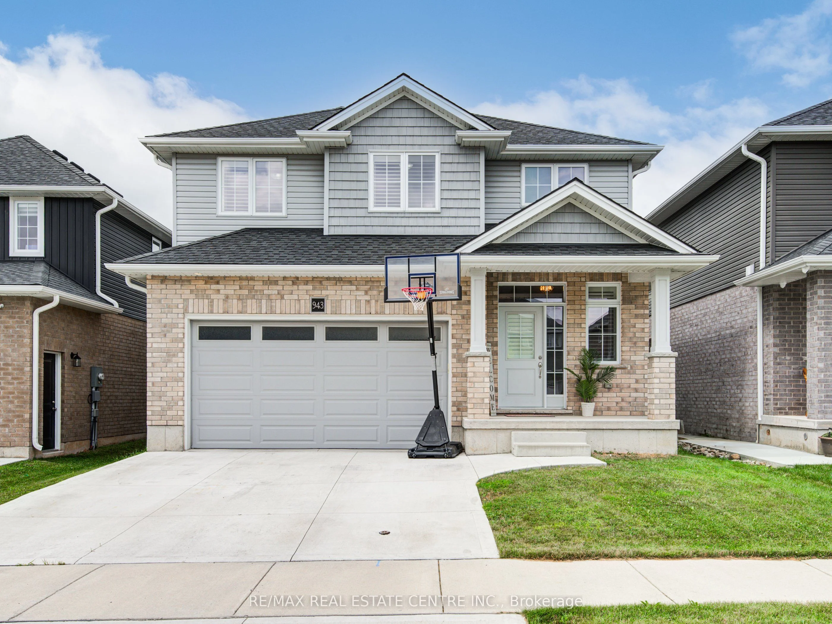 Detached in Woodstock