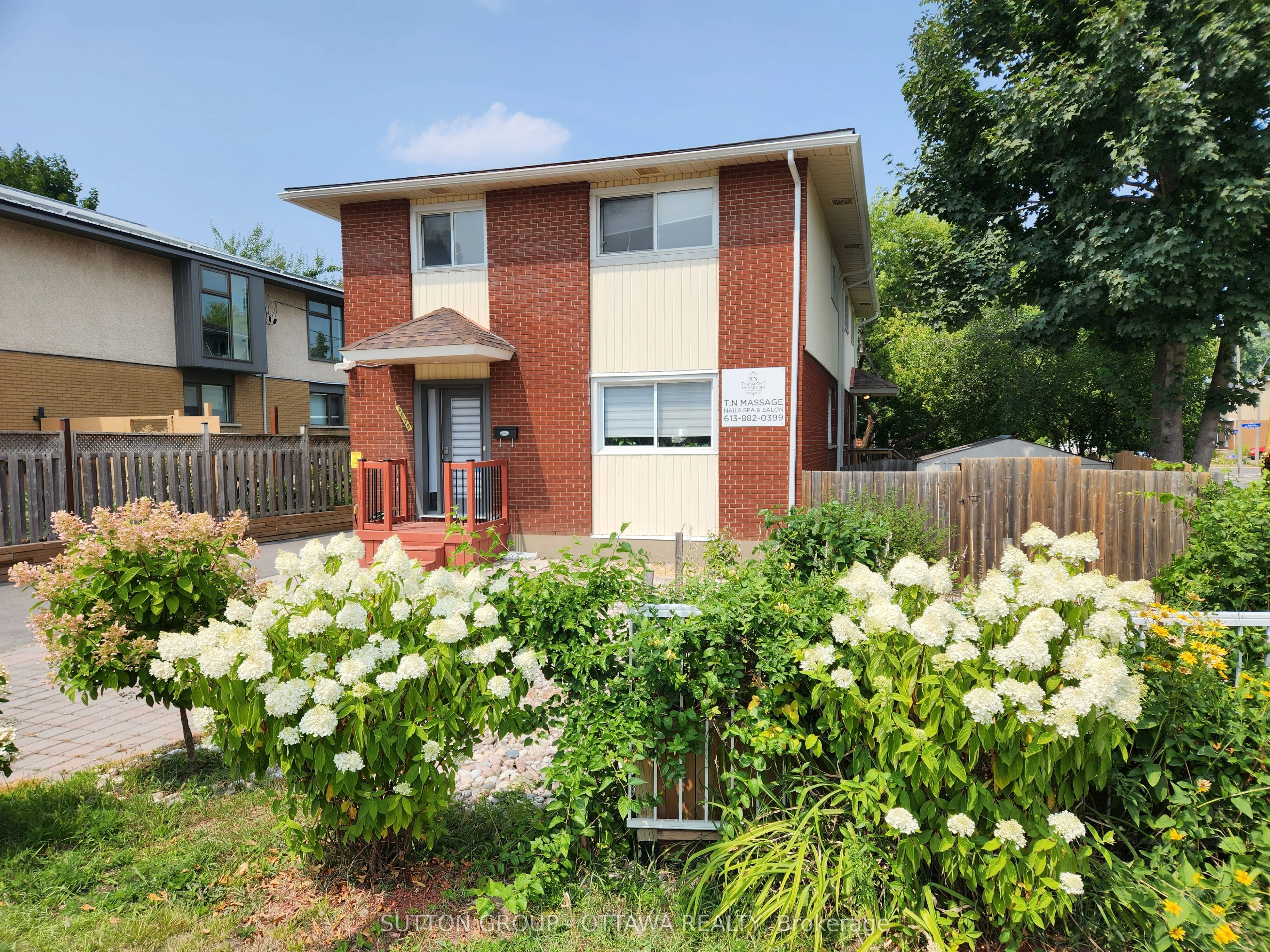2675 Marie Street, Britannia - Lincoln Heights and Area, ON K2B 7E3