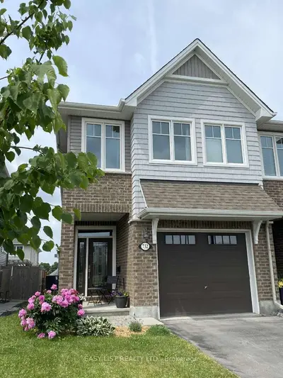 Att/Row/Townhouse in Orleans - Cumberland and Area