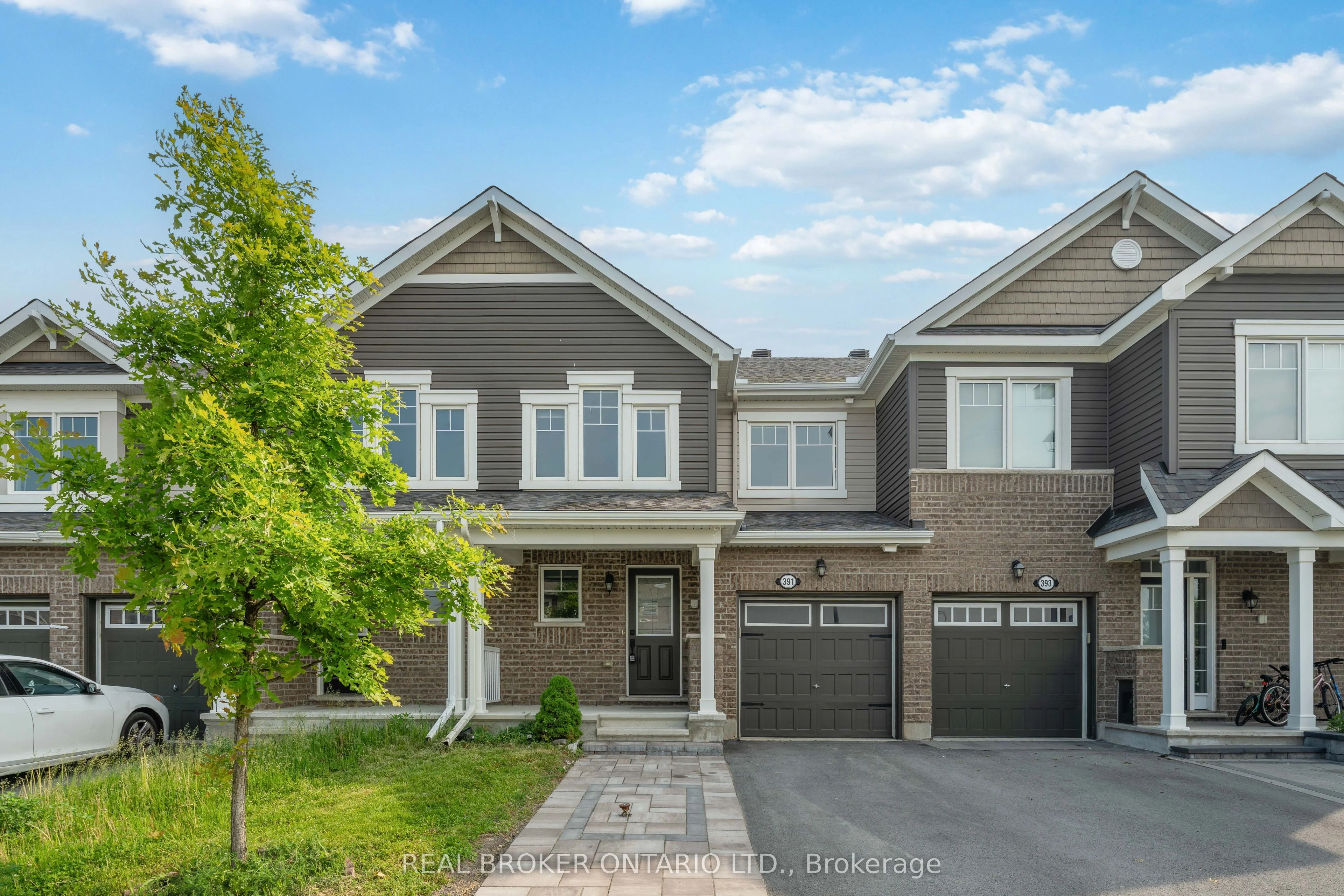 Att/Row/Townhouse in Kanata