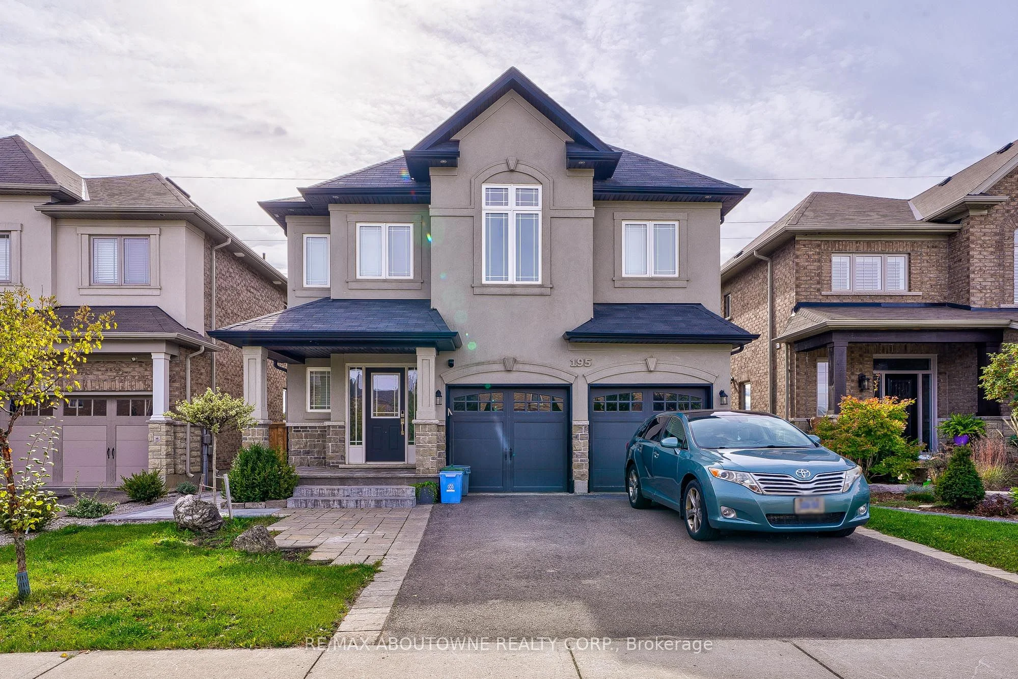 195 Greti Drive lower, Hamilton, ON L9B 1P9