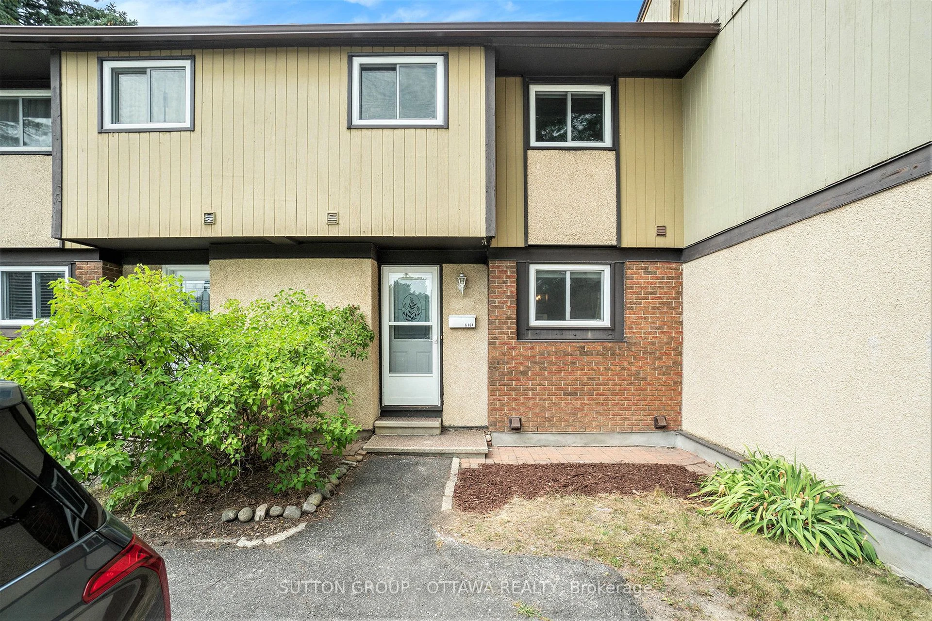 6164 Brookside Lane, Orleans - Convent Glen and Area, ON K1C 2K7