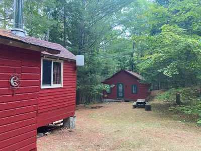 Detached in Minden Hills
