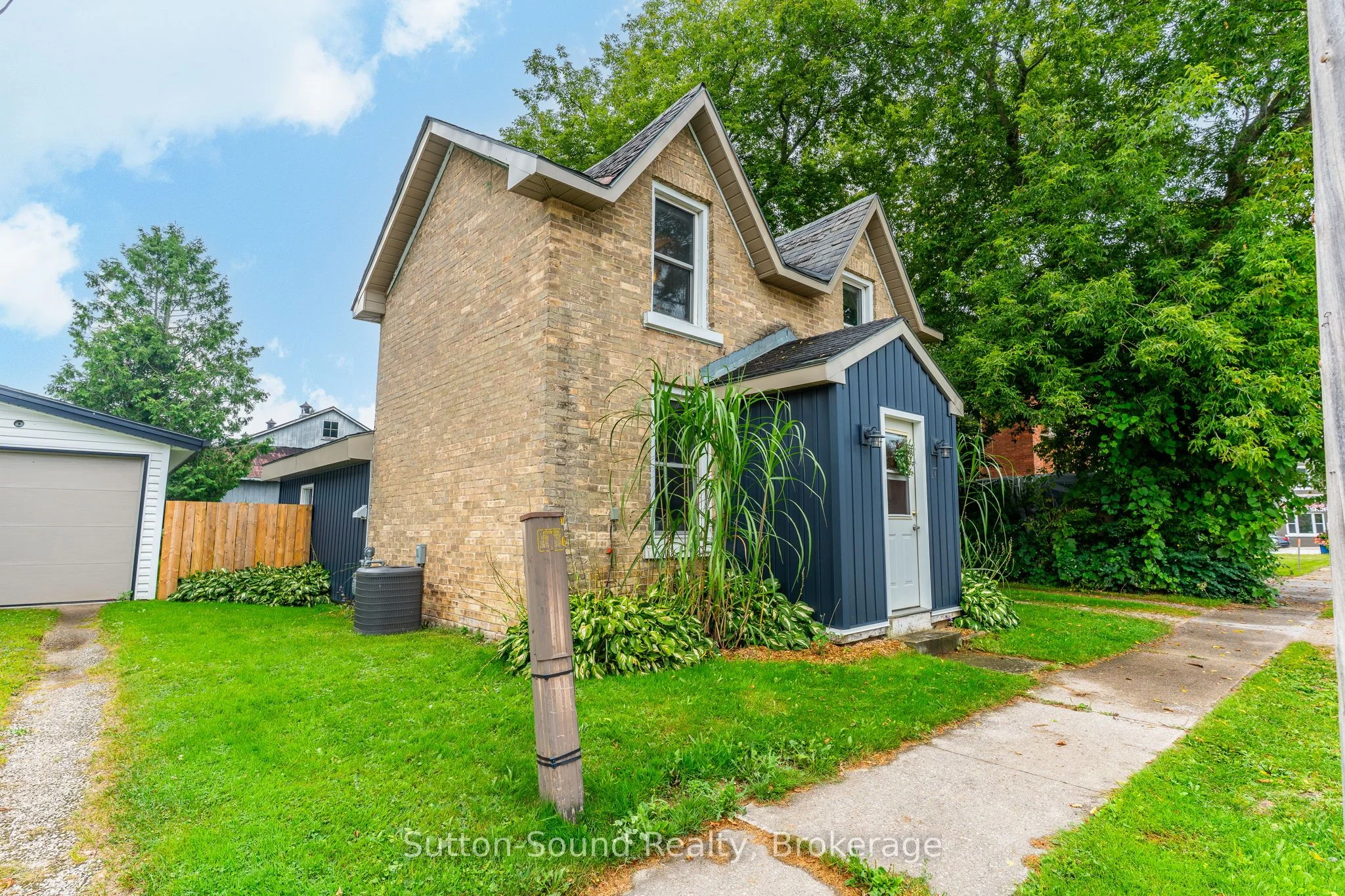 17 Crawford Street, Chatsworth, ON N0H 1G0