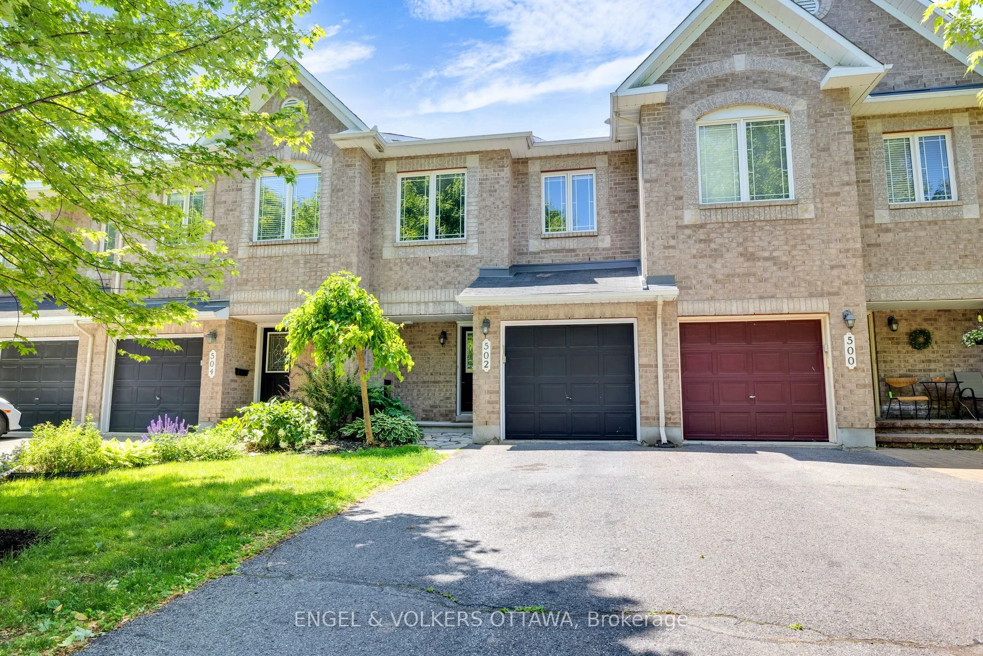 502 Woodchase Street, Kanata, ON K2W 1J4
