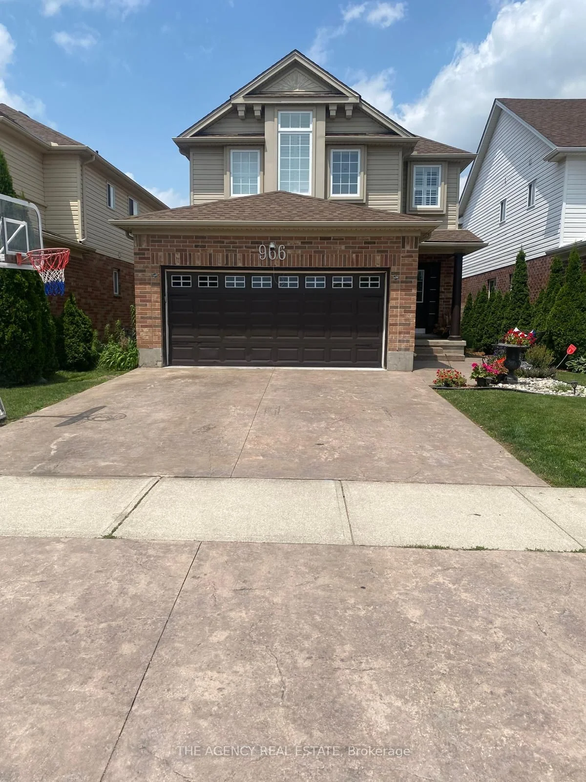 966 Silversmith Street, London North, On N6h 5t5