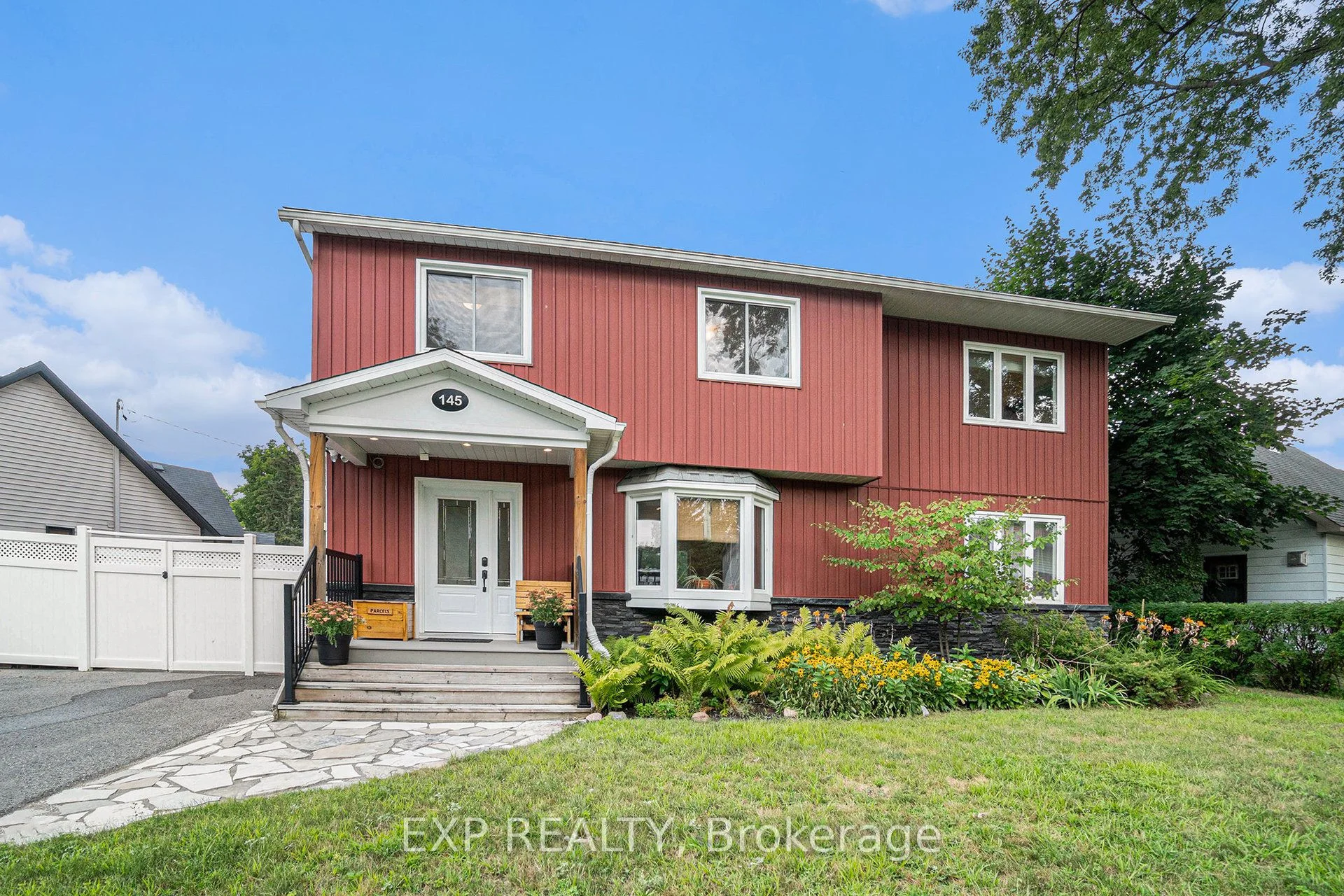 145 General Avenue, Carlington - Central Park, ON K1Z 7W9