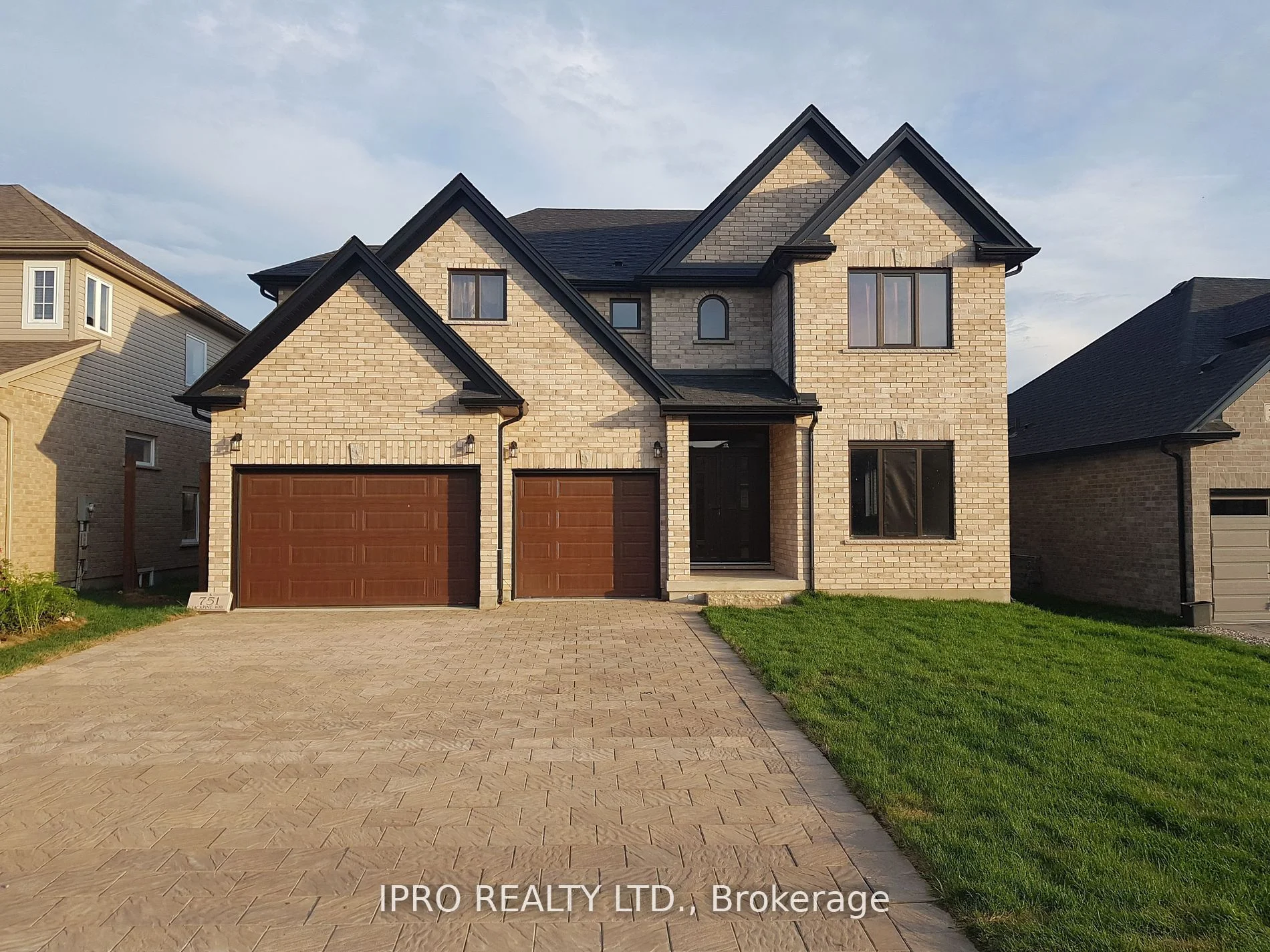 751 Jackpine Way, London North, ON N5X 0L9