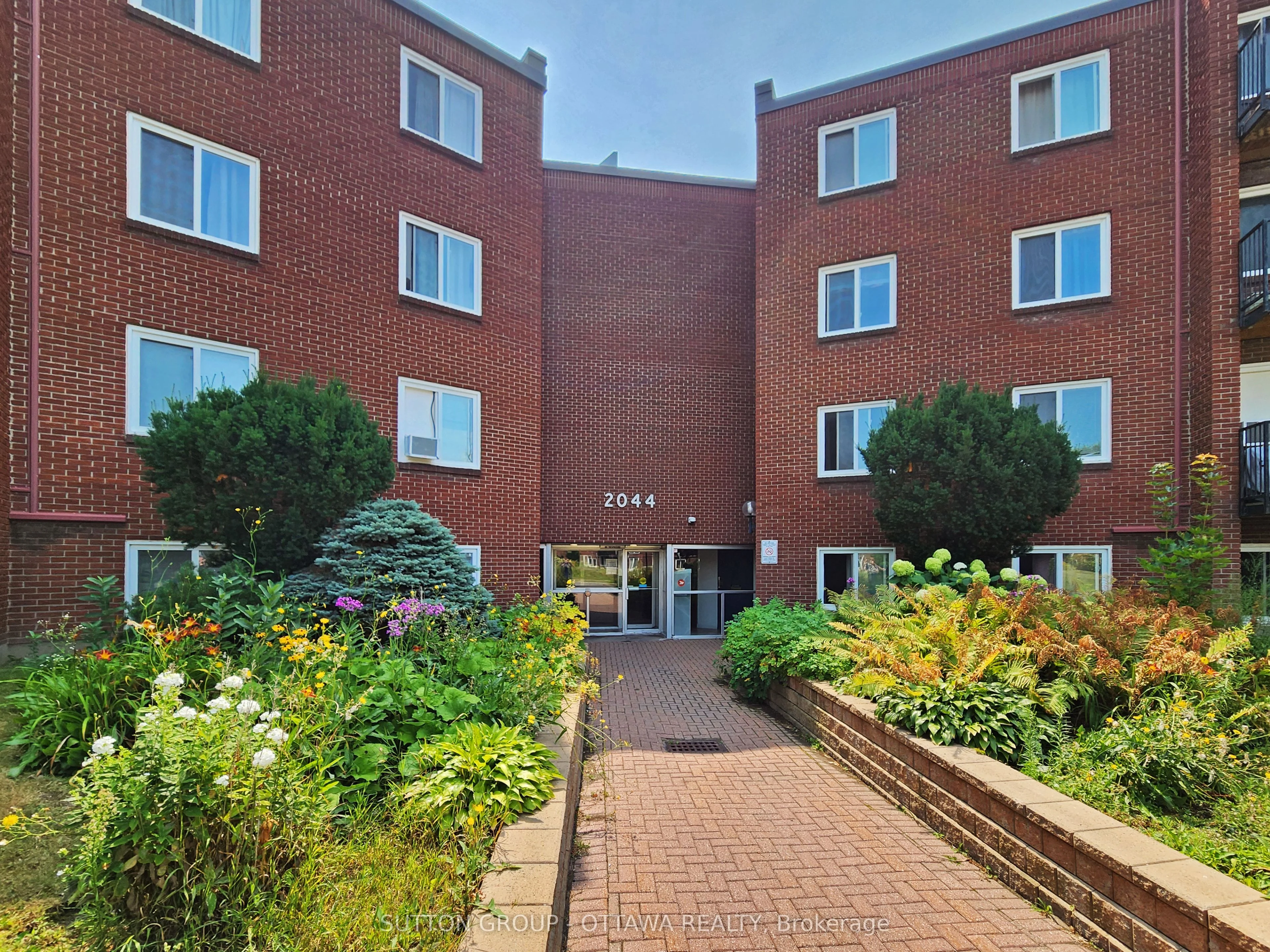 2044 Arrowsmith Drive 202a, Beacon Hill North - South And Area, On K1j 7v8