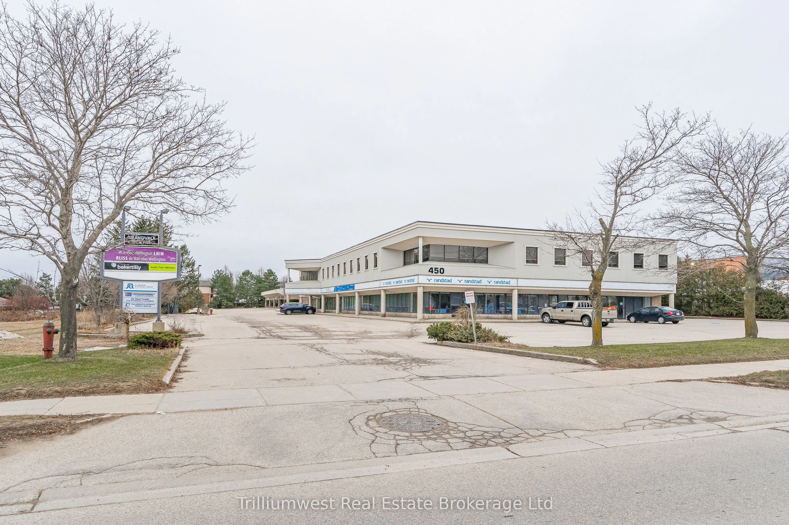 450 Speedvale Ave W Avenue 203, Guelph, ON N1H 7Y6