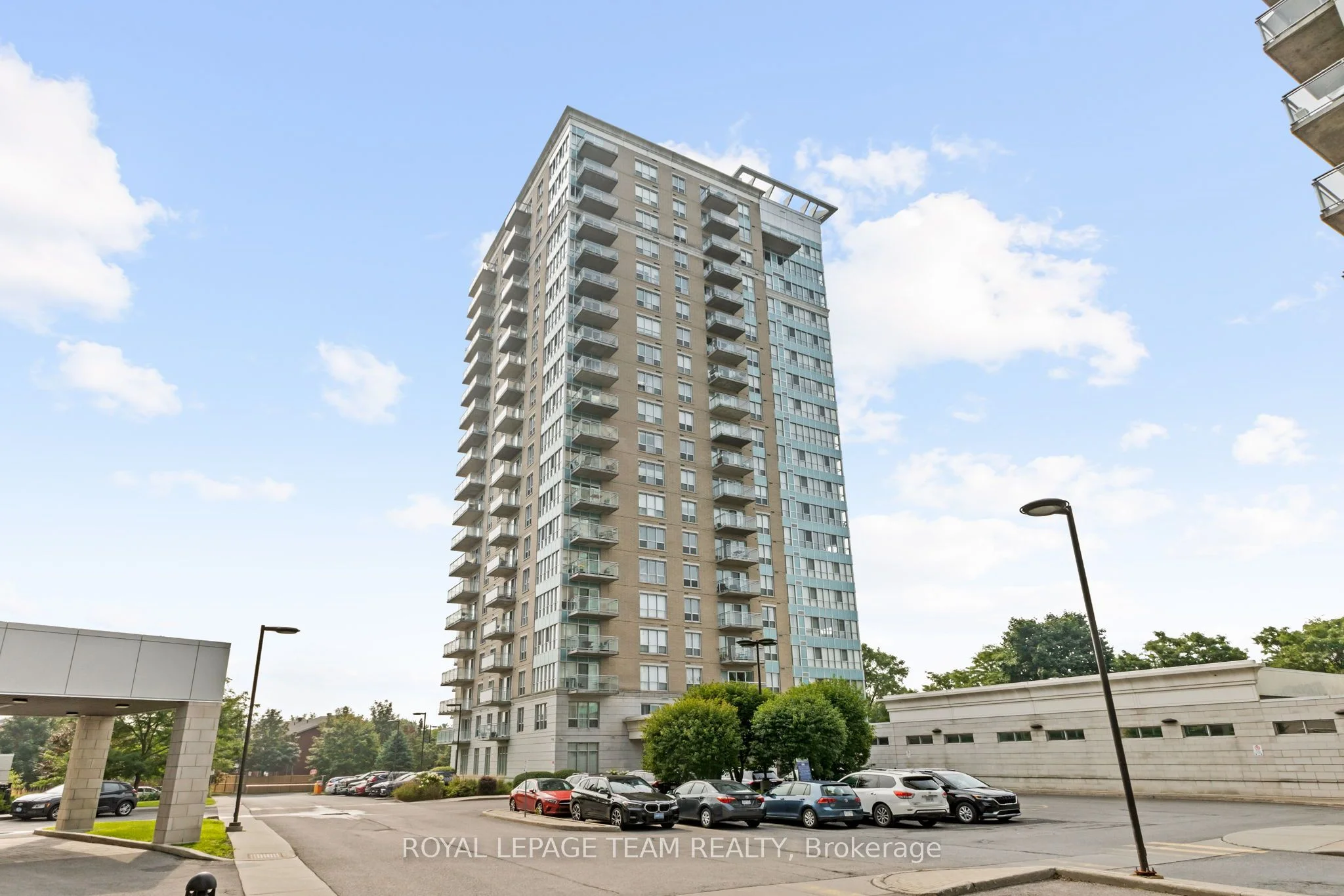 Condo Apartment in Vanier and Kingsview Park