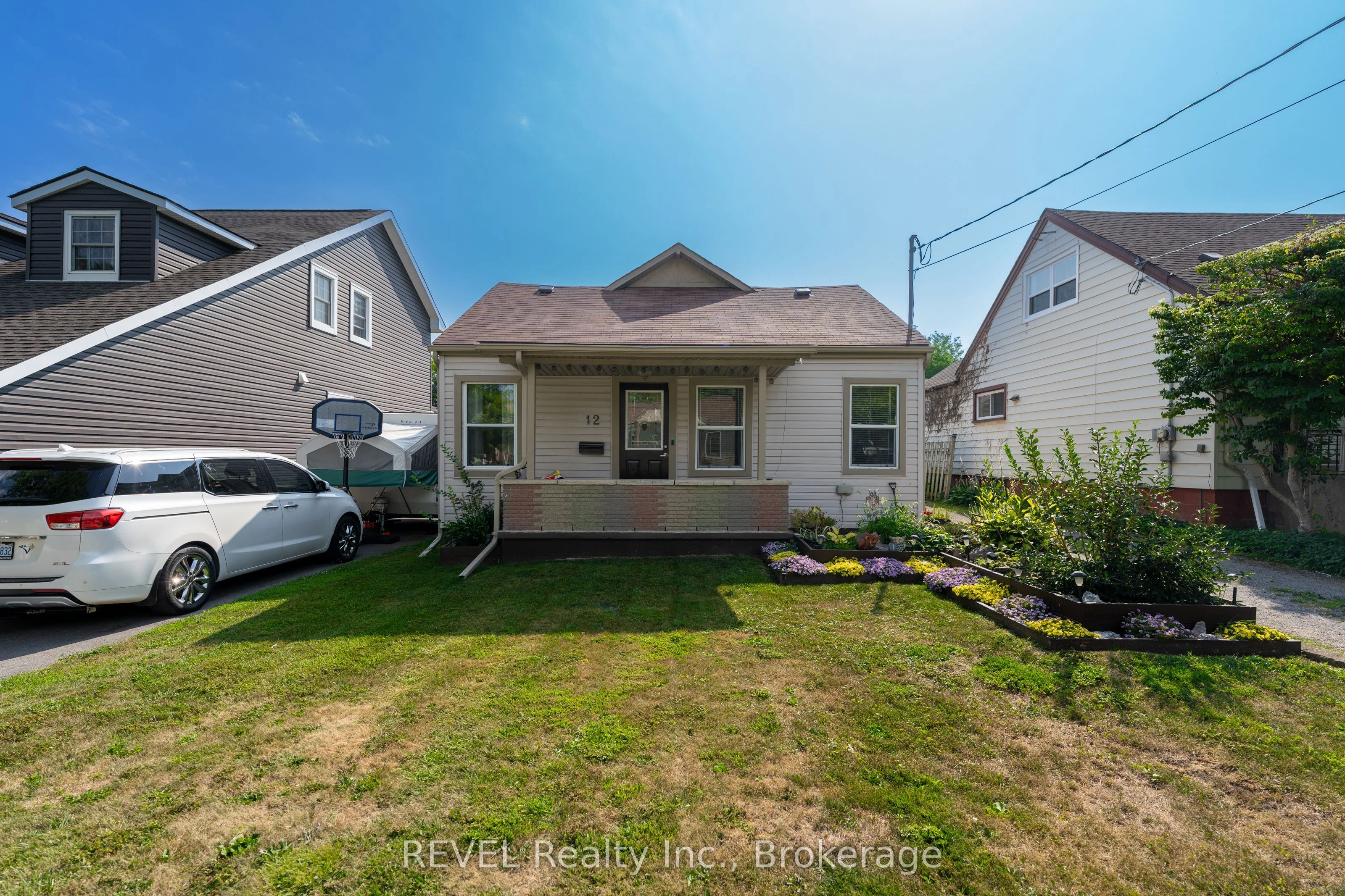 12 Hayes Street, St. Catharines, ON L2T 1N6