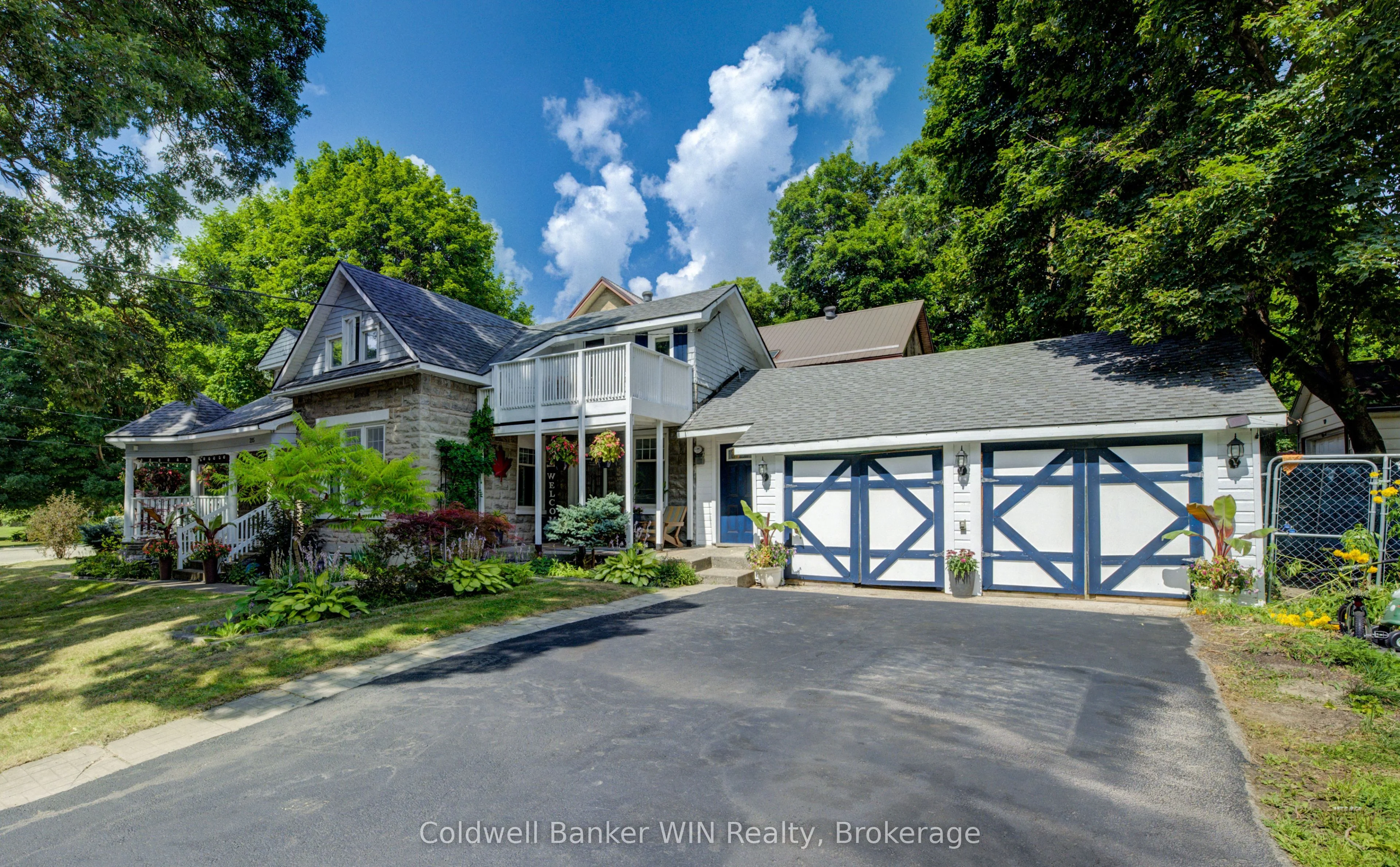 215 Birmingham Street E, Wellington North, ON N0G 2L2