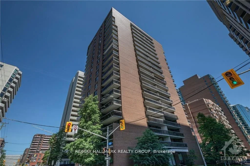 475 Laurier Street W 205, Ottawa Centre, ON K1R 7X1