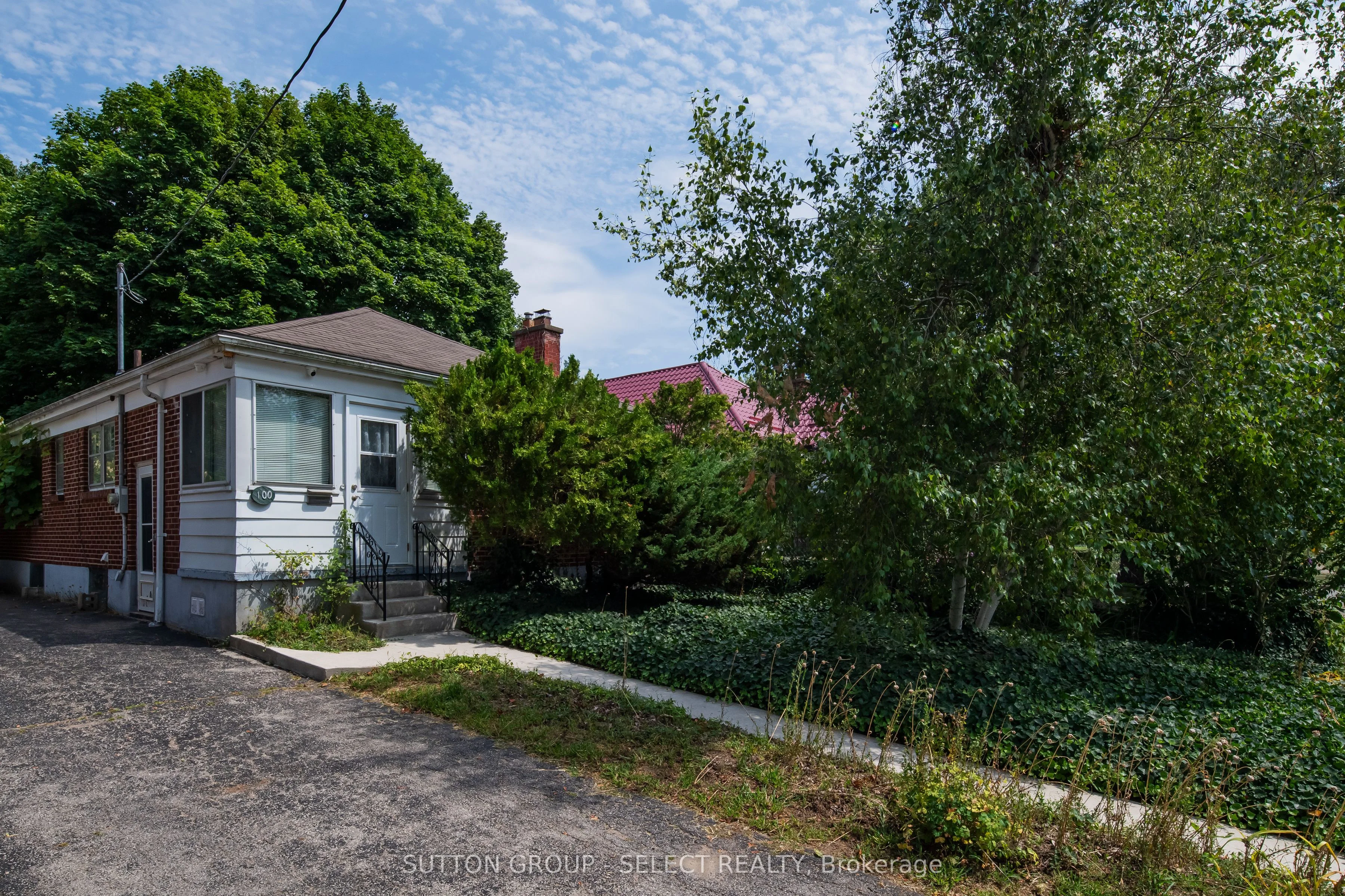 100 Madison Avenue, London East, ON N5Z 2P4