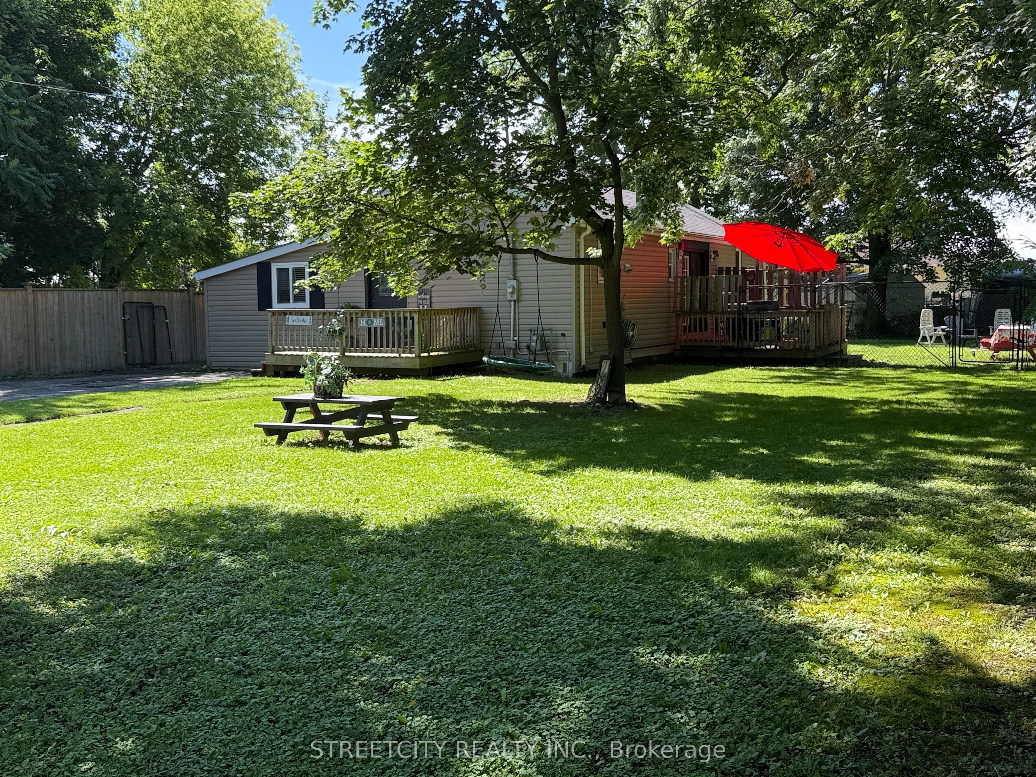 4361 fifth Street, Petrolia, ON N0N 1R0