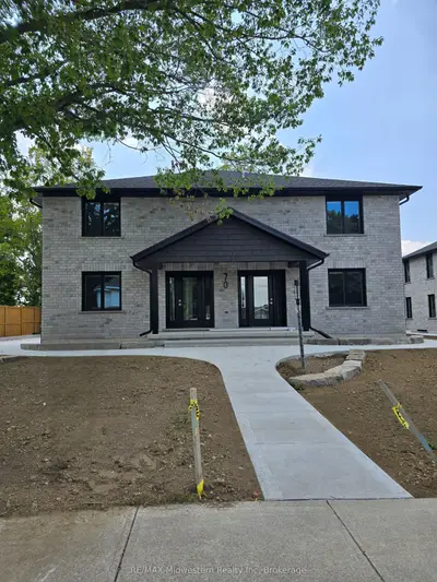 70 queen Street 201, 202, Huron East, ON N0G 1H0