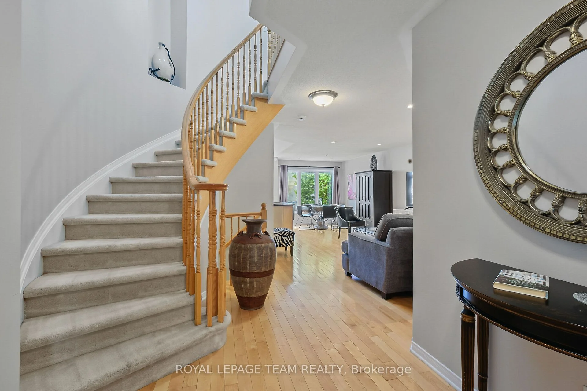 2072 Dunollie Crescent, Kanata, ON K2W 1H6