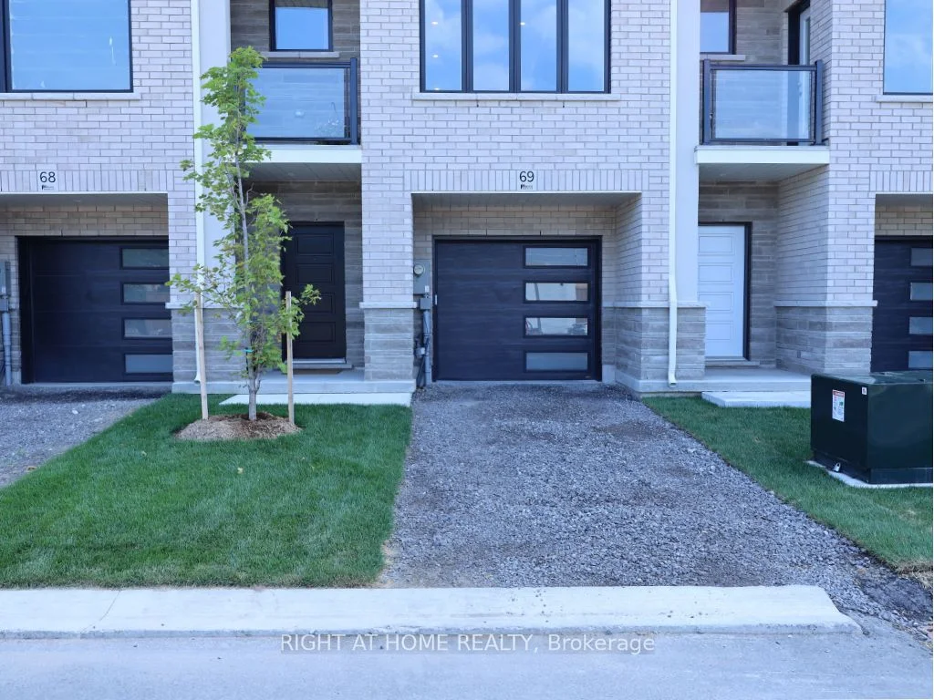 Att/Row/Townhouse in St. Catharines