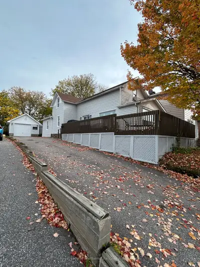 Detached in North Bay