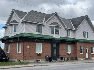 Duplex in Mississippi Mills