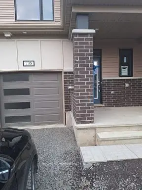 Att/Row/Townhouse in Stittsville - Munster - Richmond