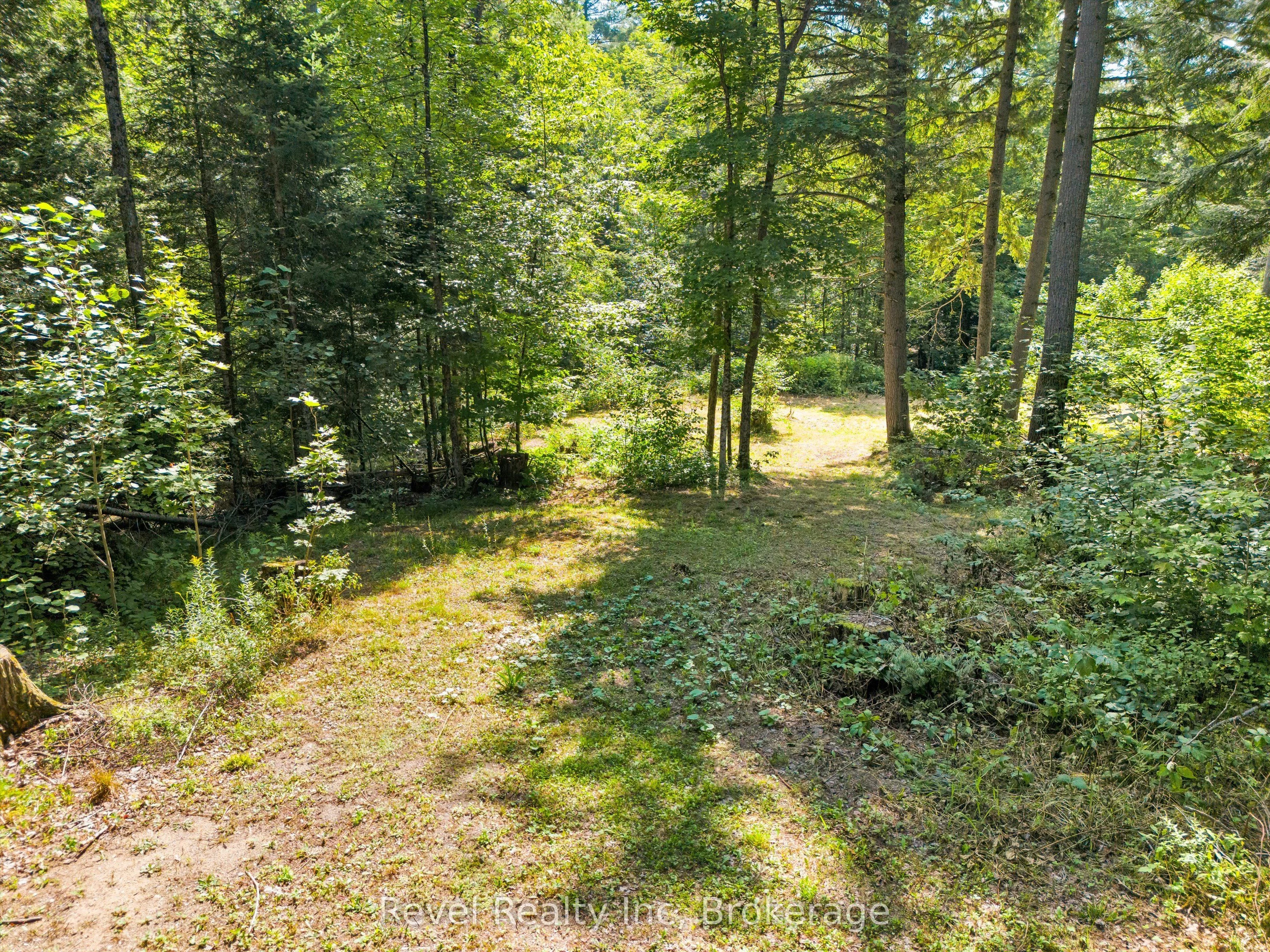 2762 118 Highway E, Bracebridge, ON P1L 1X1