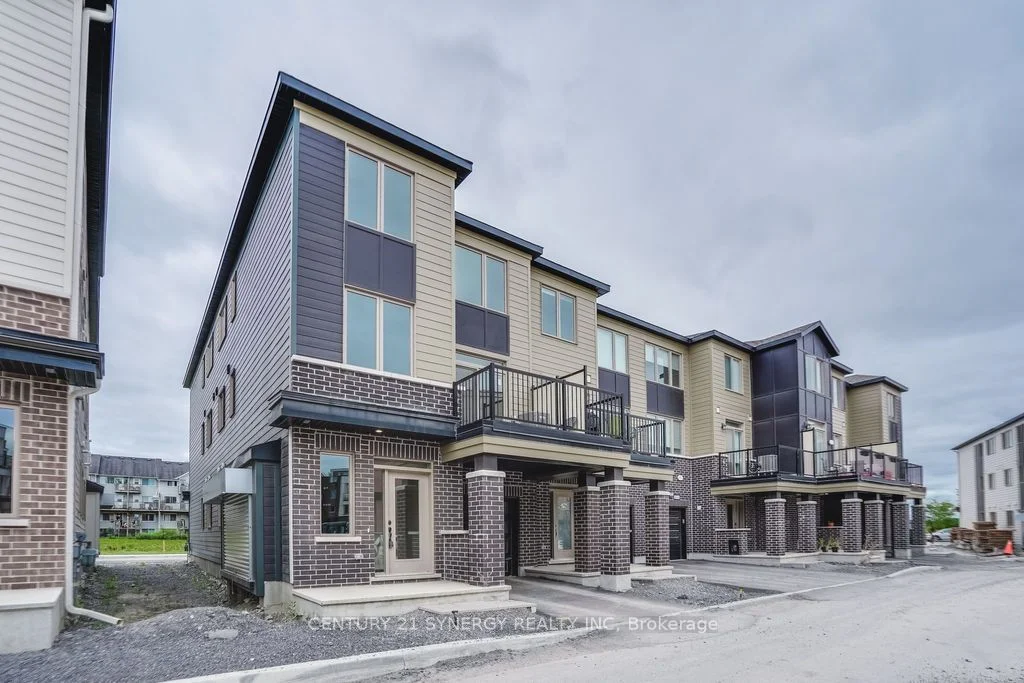 638 Makwa Private, Manor Park - Cardinal Glen and Area, ON K1K 5A4