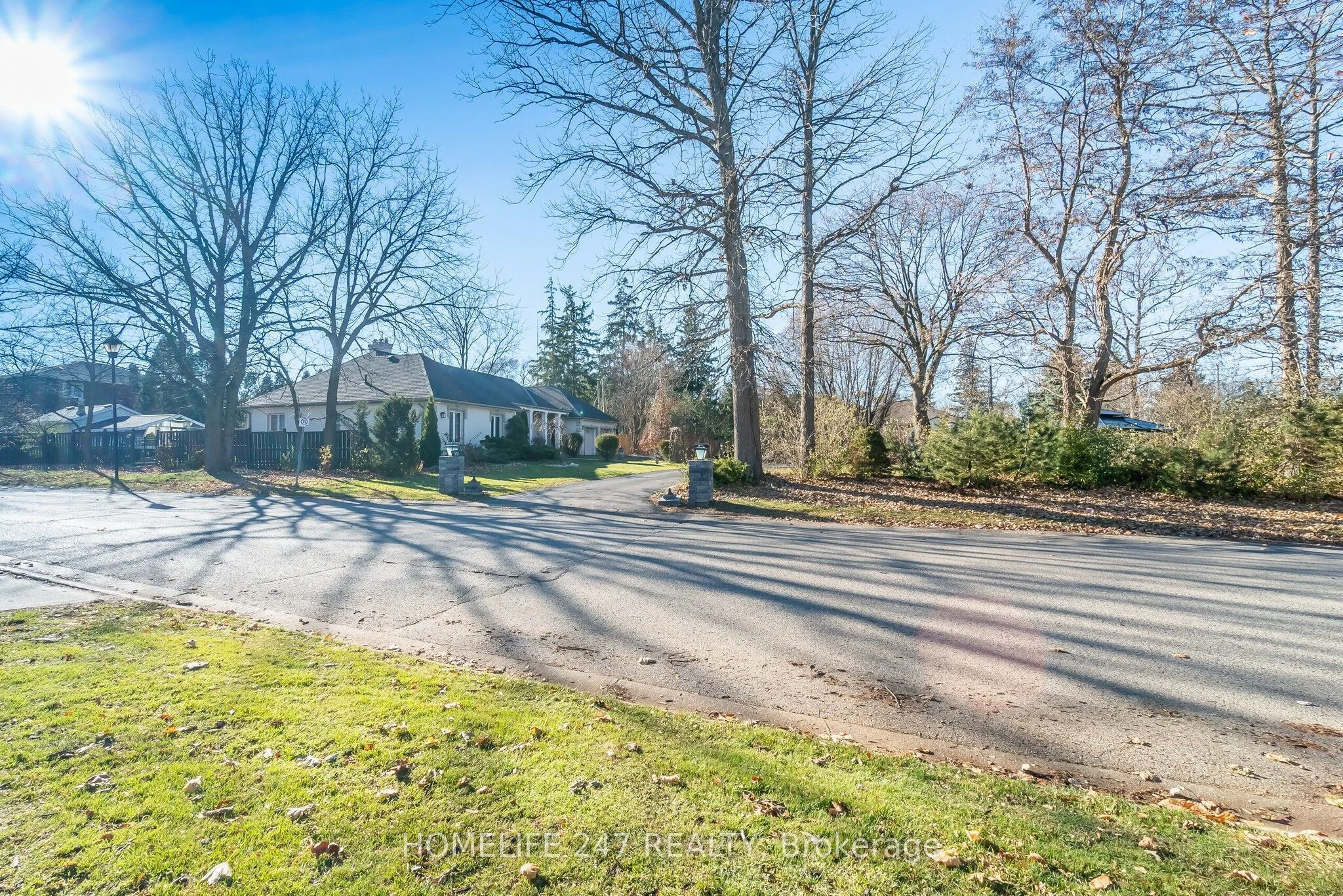 137 E COMMISSIONERS Road E, London South, ON N6C 2S9