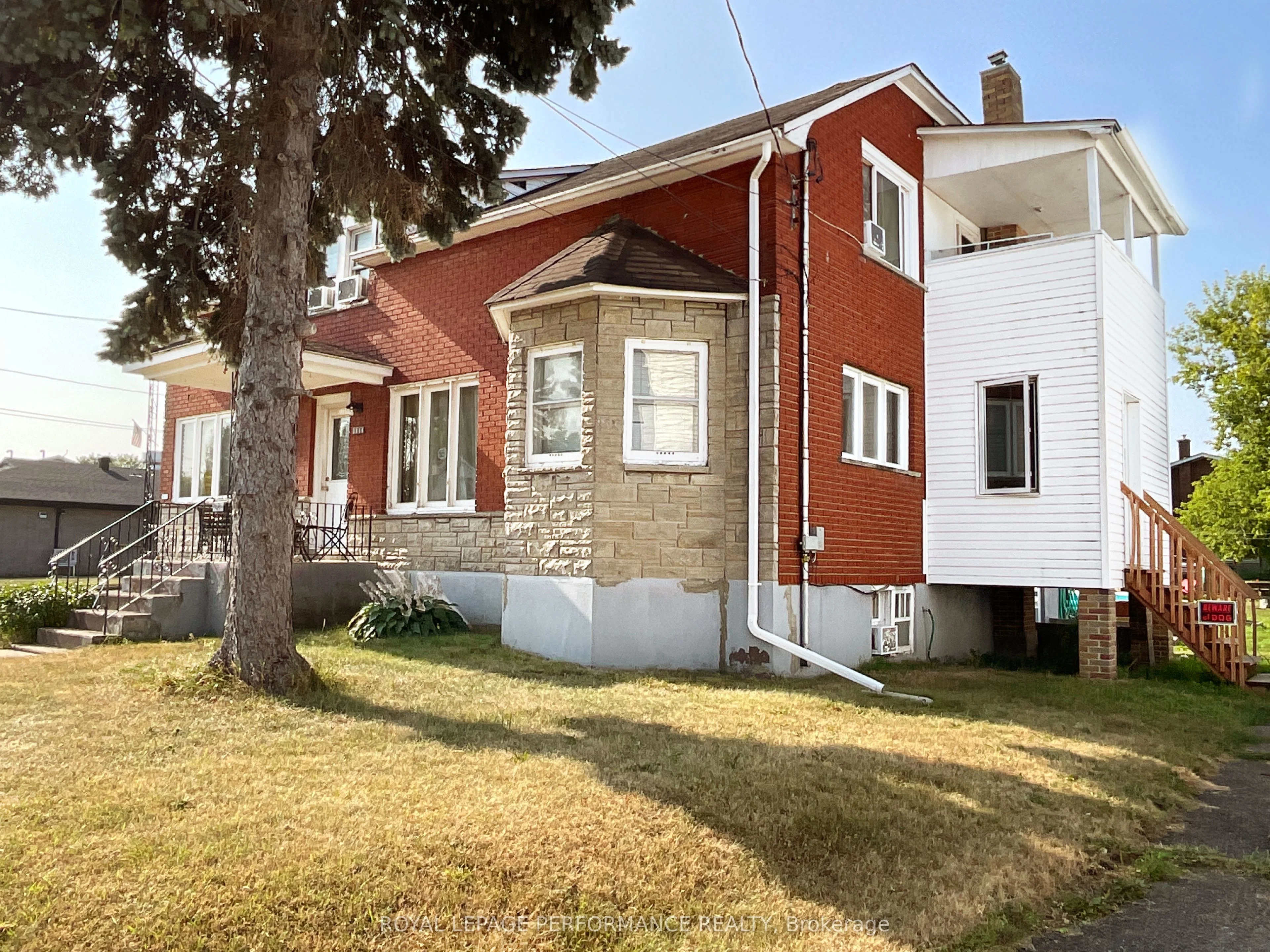 1312-1314 Main Street E, Hawkesbury, ON K6A 1C4