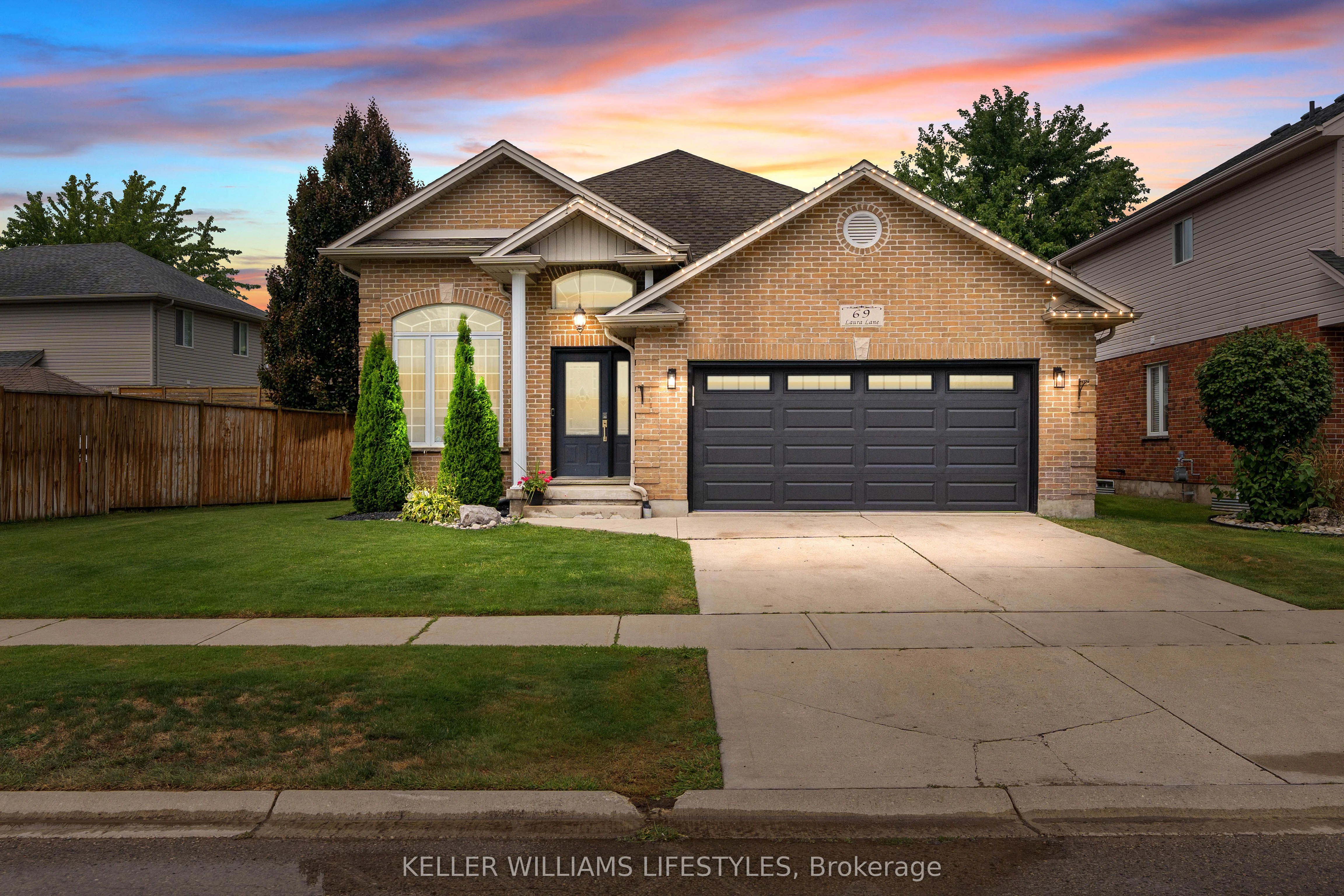 69 Laura Lane, Strathroy-Caradoc, ON N7G 4K9