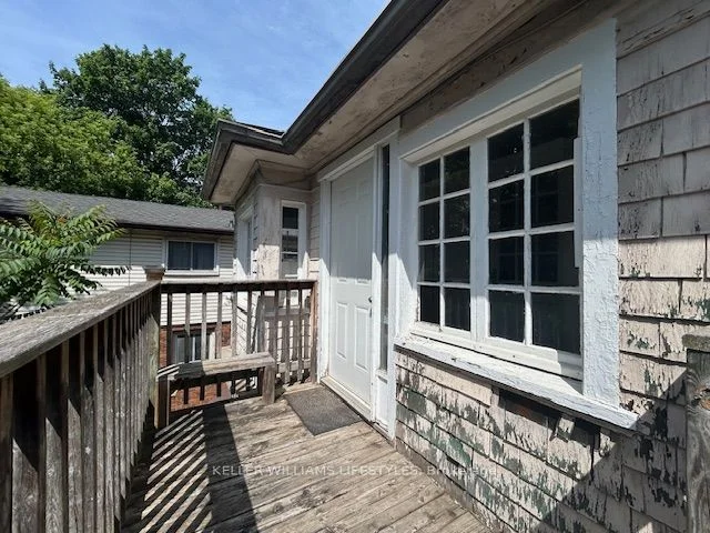 669 Lorne Avenue Upper, London East, ON N5W 3K4