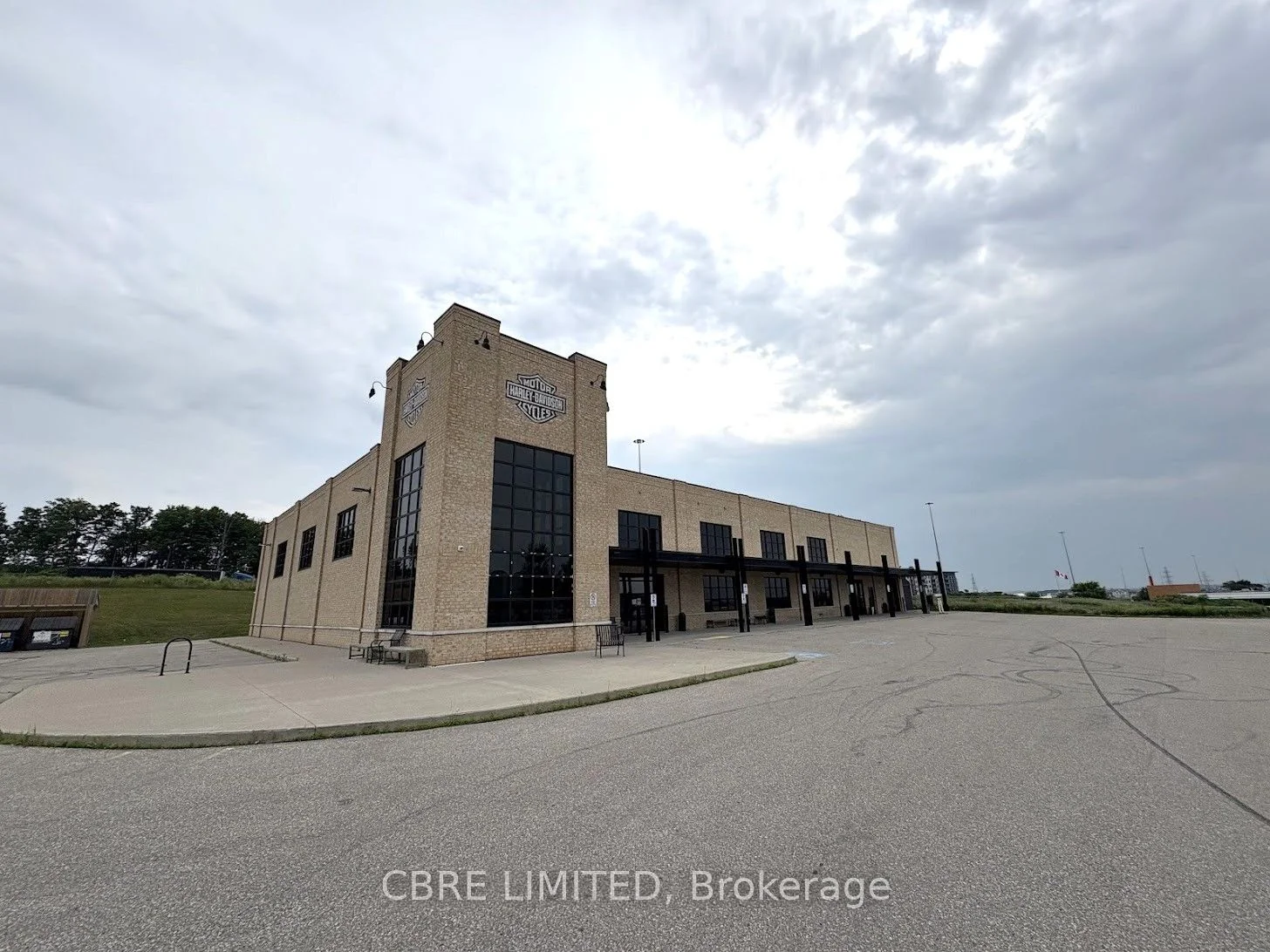 310 Holiday Inn Drive, Cambridge, On N3c 1z4