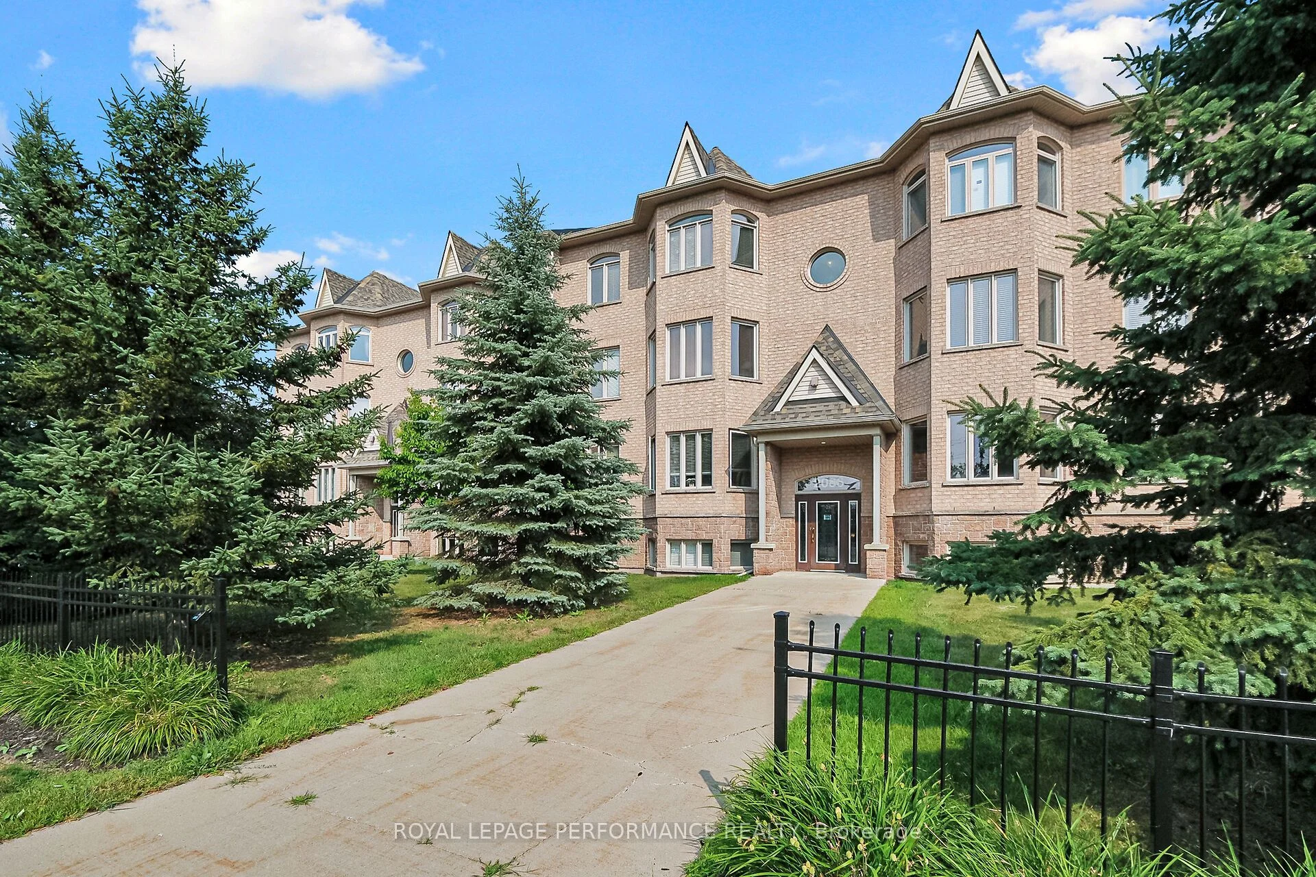 Condo Apartment in Orleans - Cumberland and Area