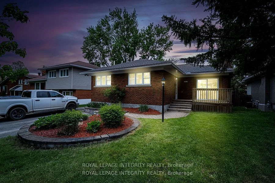 1695 Gage Crescent, Belair Park - Copeland Park and Area, ON K2C 0Z7