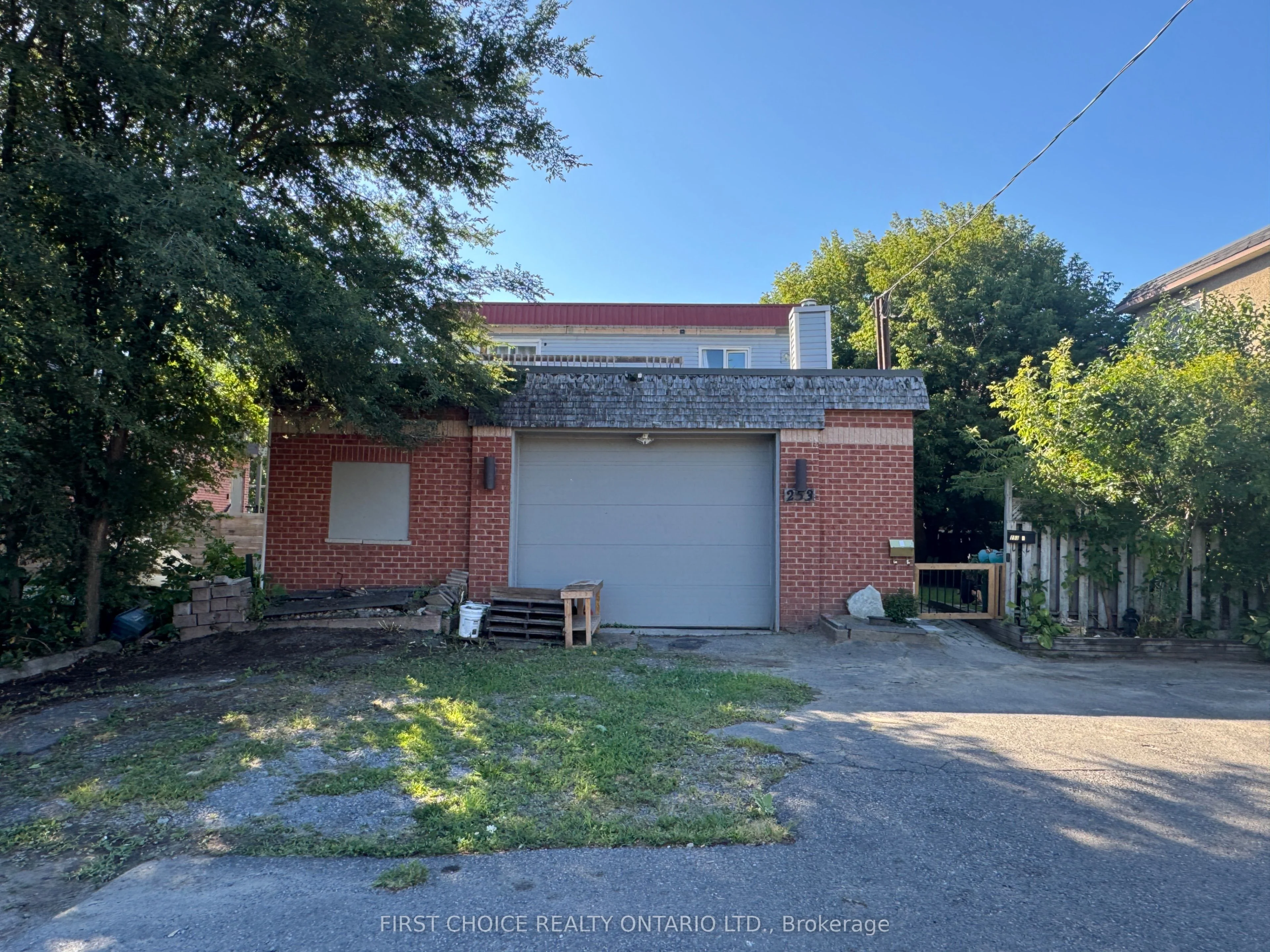 253 Frechette Street, Vanier and Kingsview Park, ON K1L 7T3