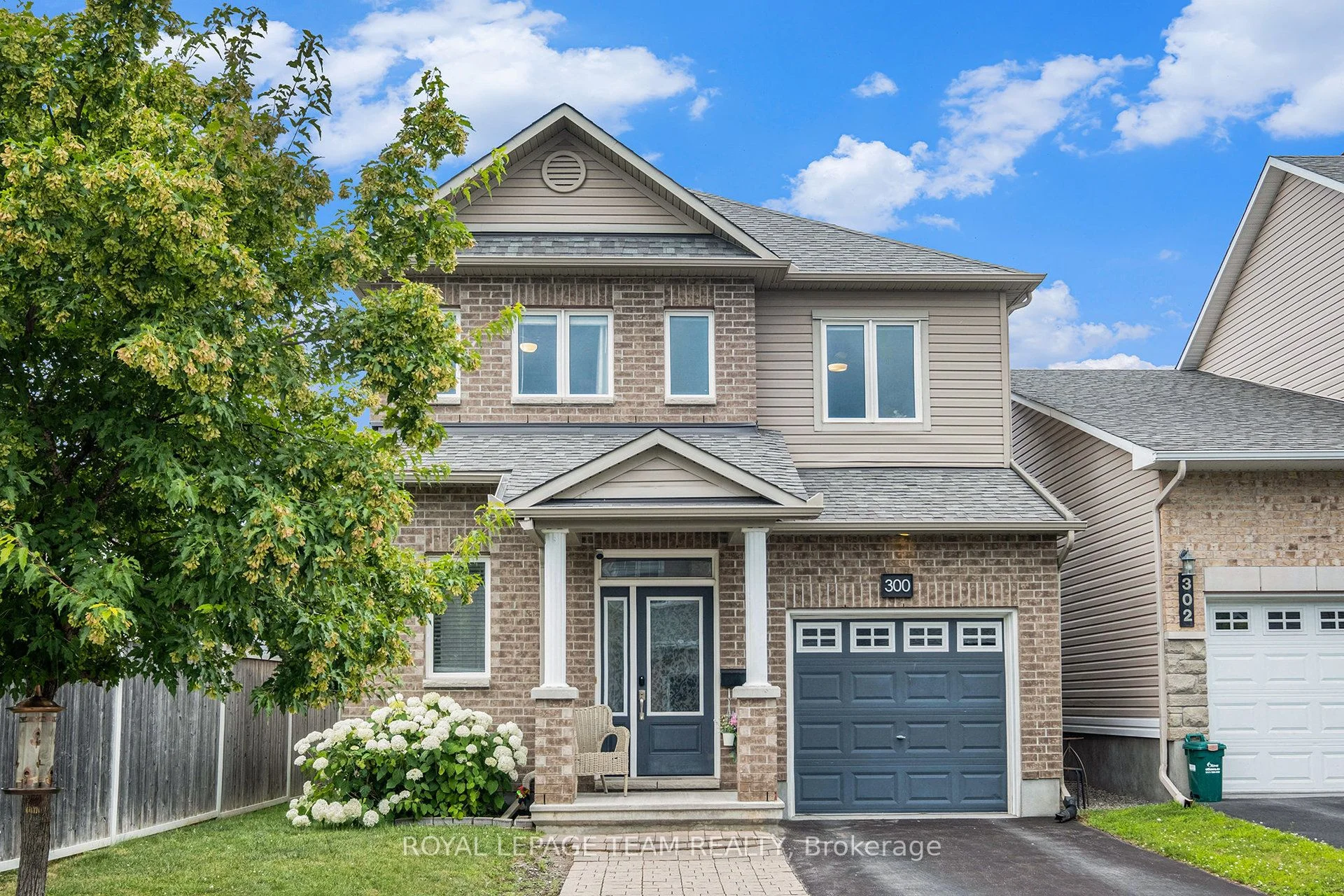 300 Brettonwood Ridge, Kanata, ON K2T 0H8