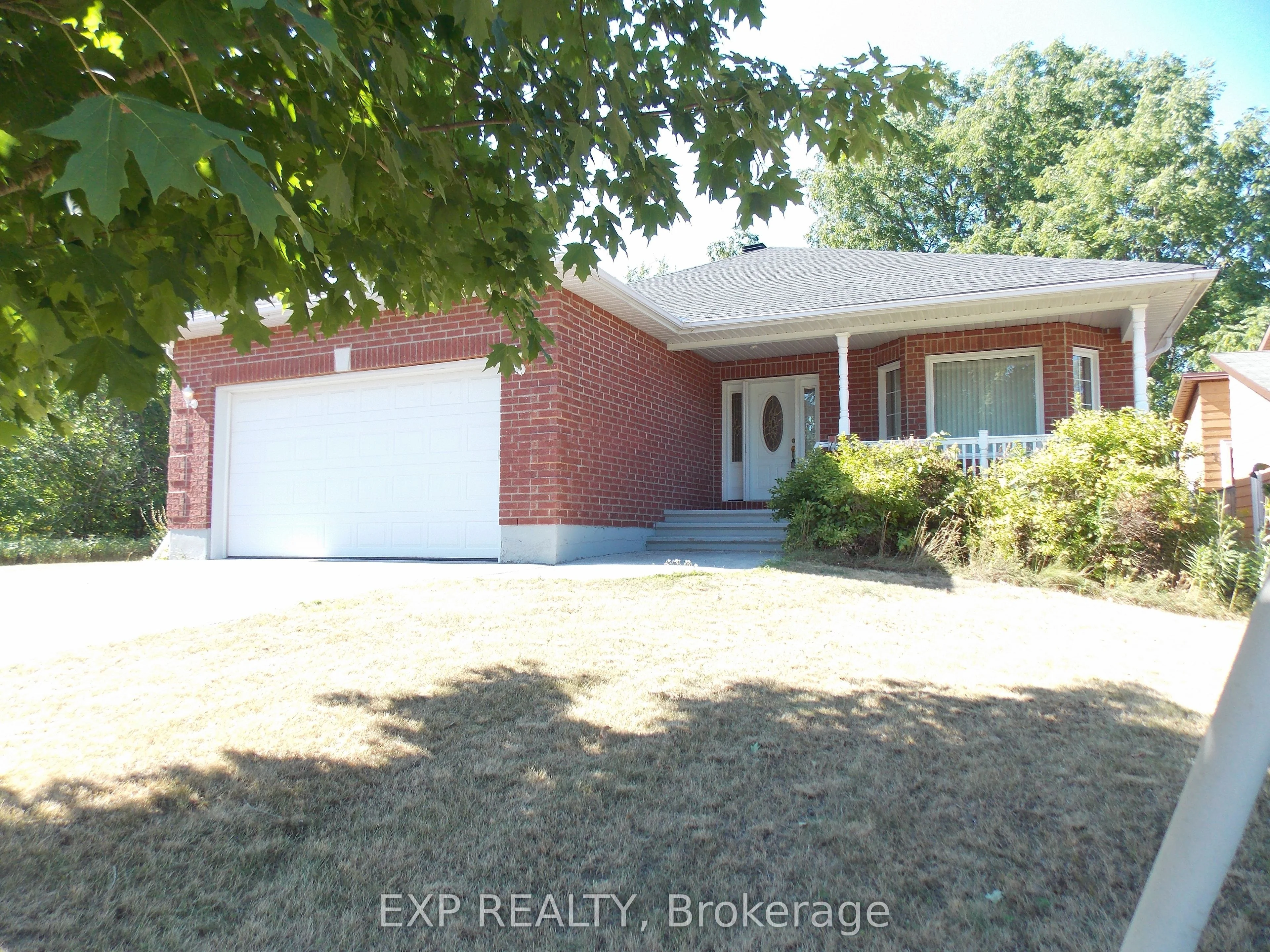 1393 Mcmahon Avenue, Blossom Park - Airport and Area, ON K1T 1C2