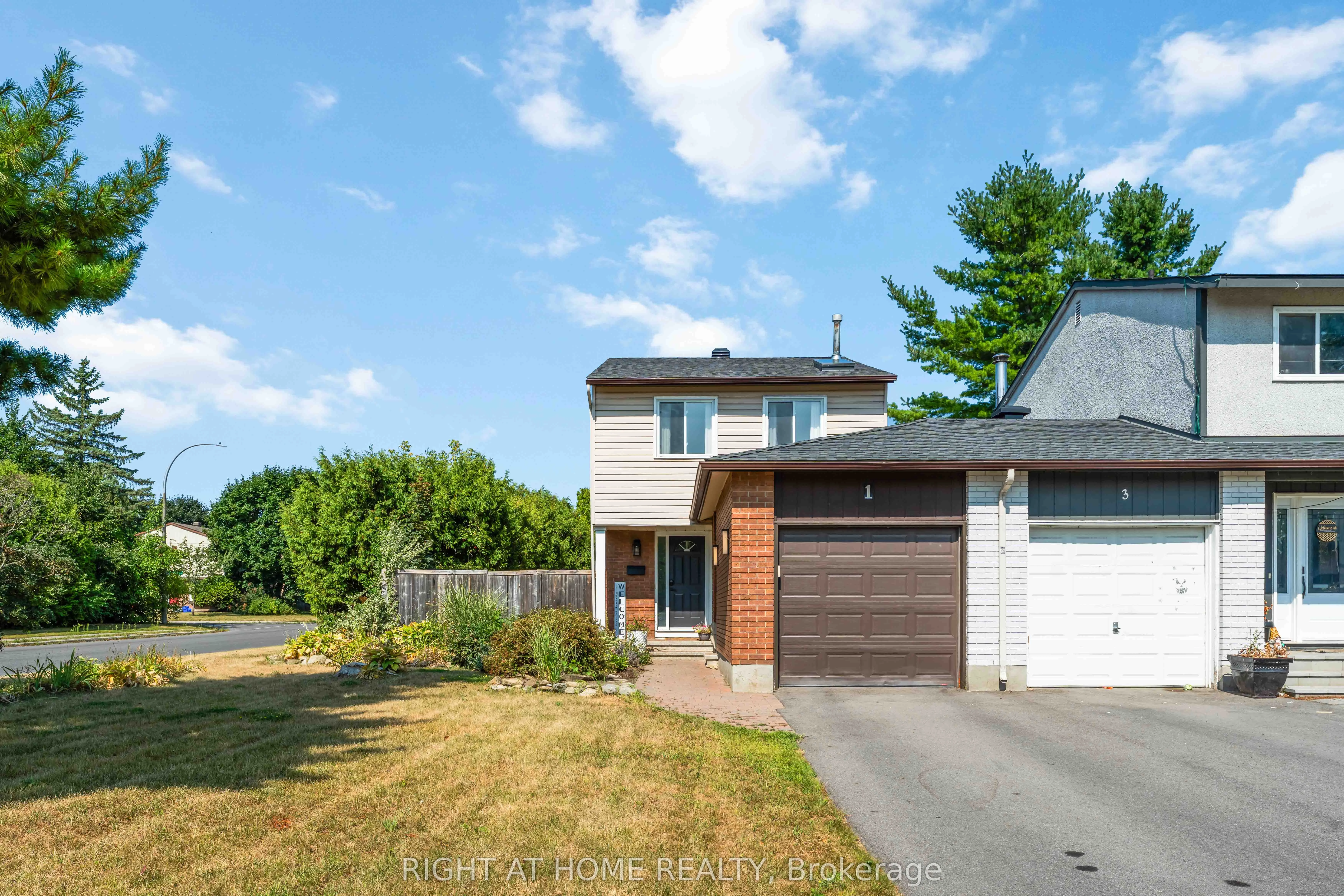 Att/Row/Townhouse in Barrhaven